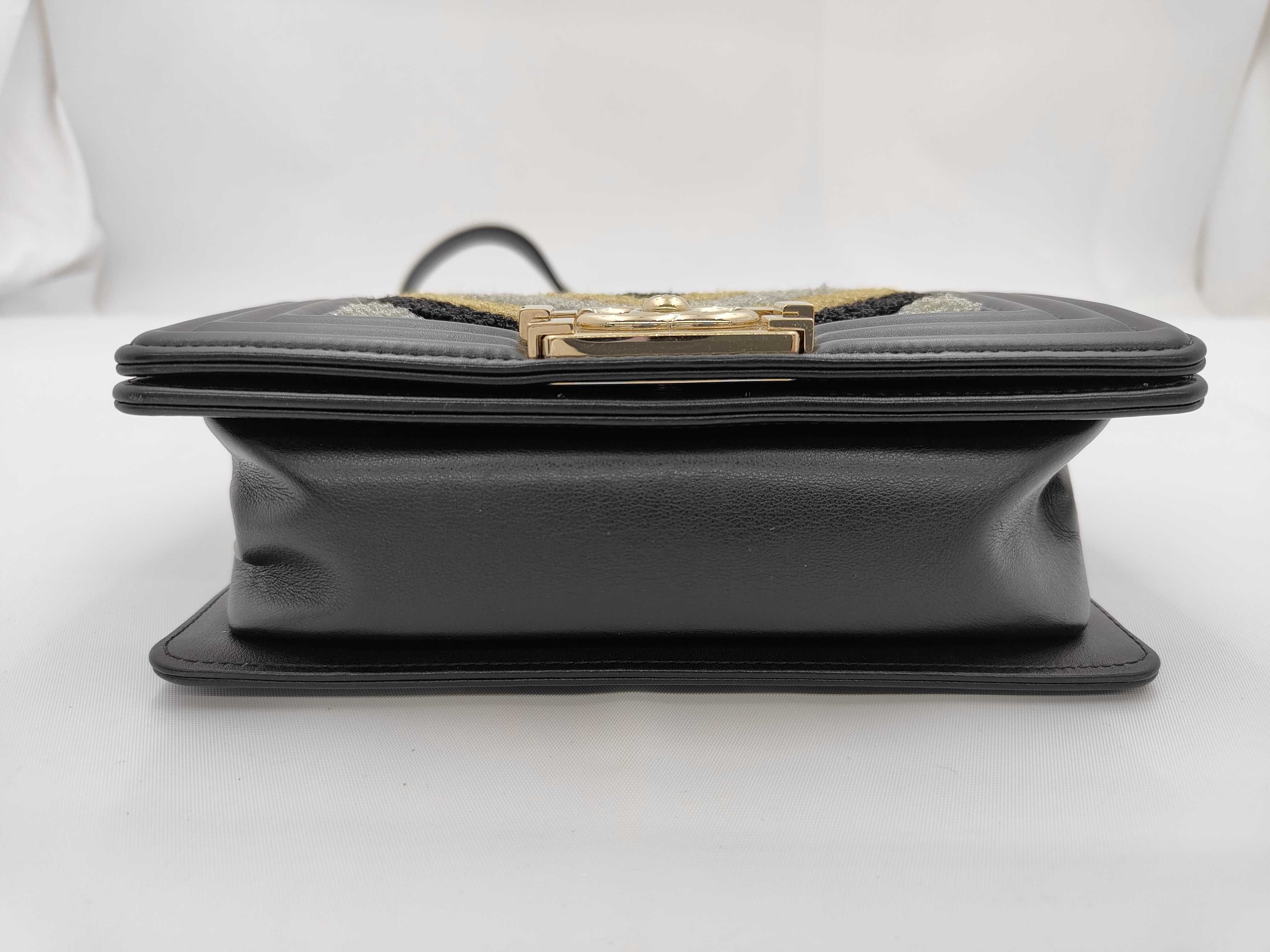 Boy Chanel V-stitch Lambskin Shoulder Bag — view 5
