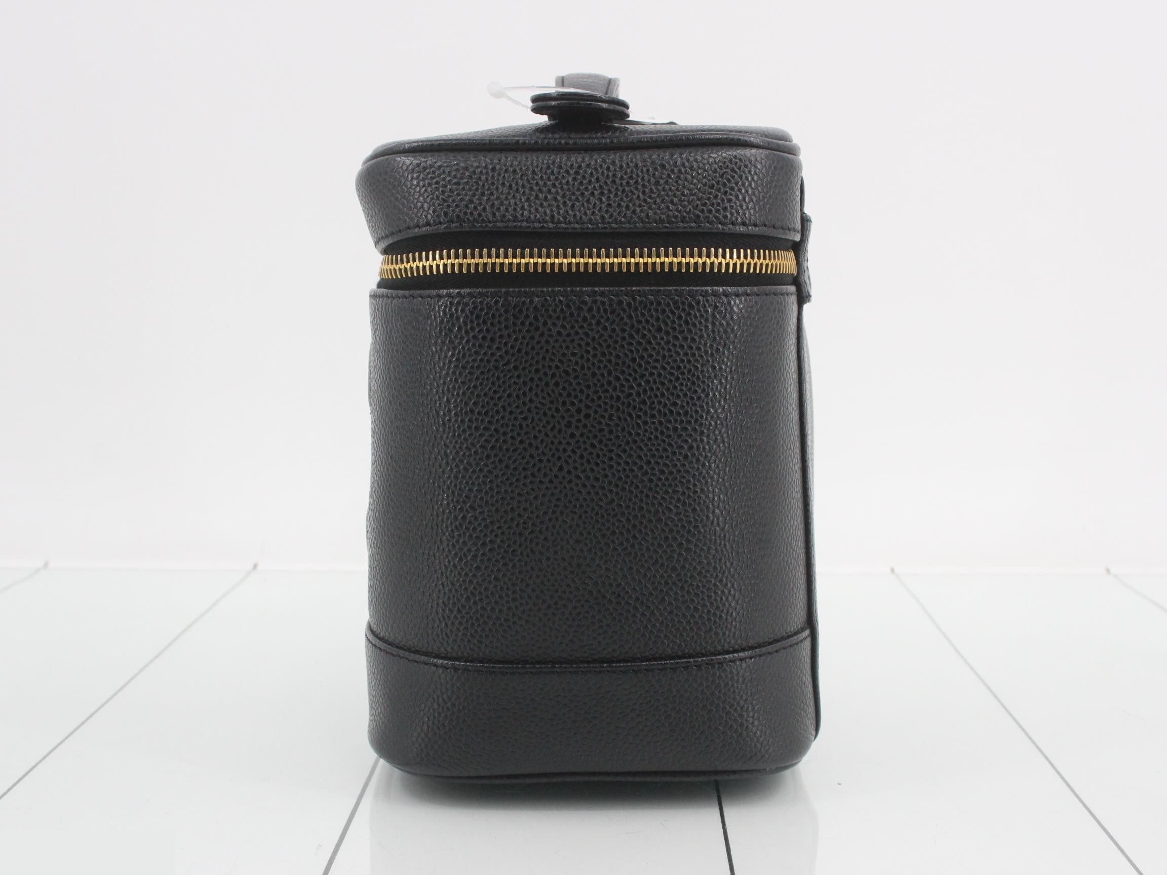 Caviar skin, Coco Mark vanity bag, sticker — view 3
