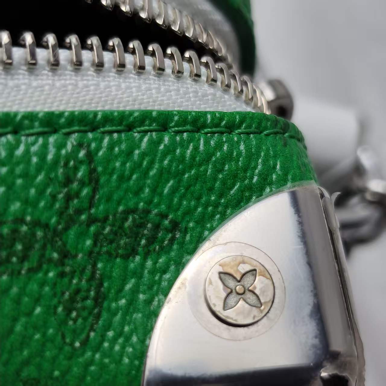 【*Shipped from: China*】LOUIS VUITTON Trunk PU Shoulder Bag — view 10