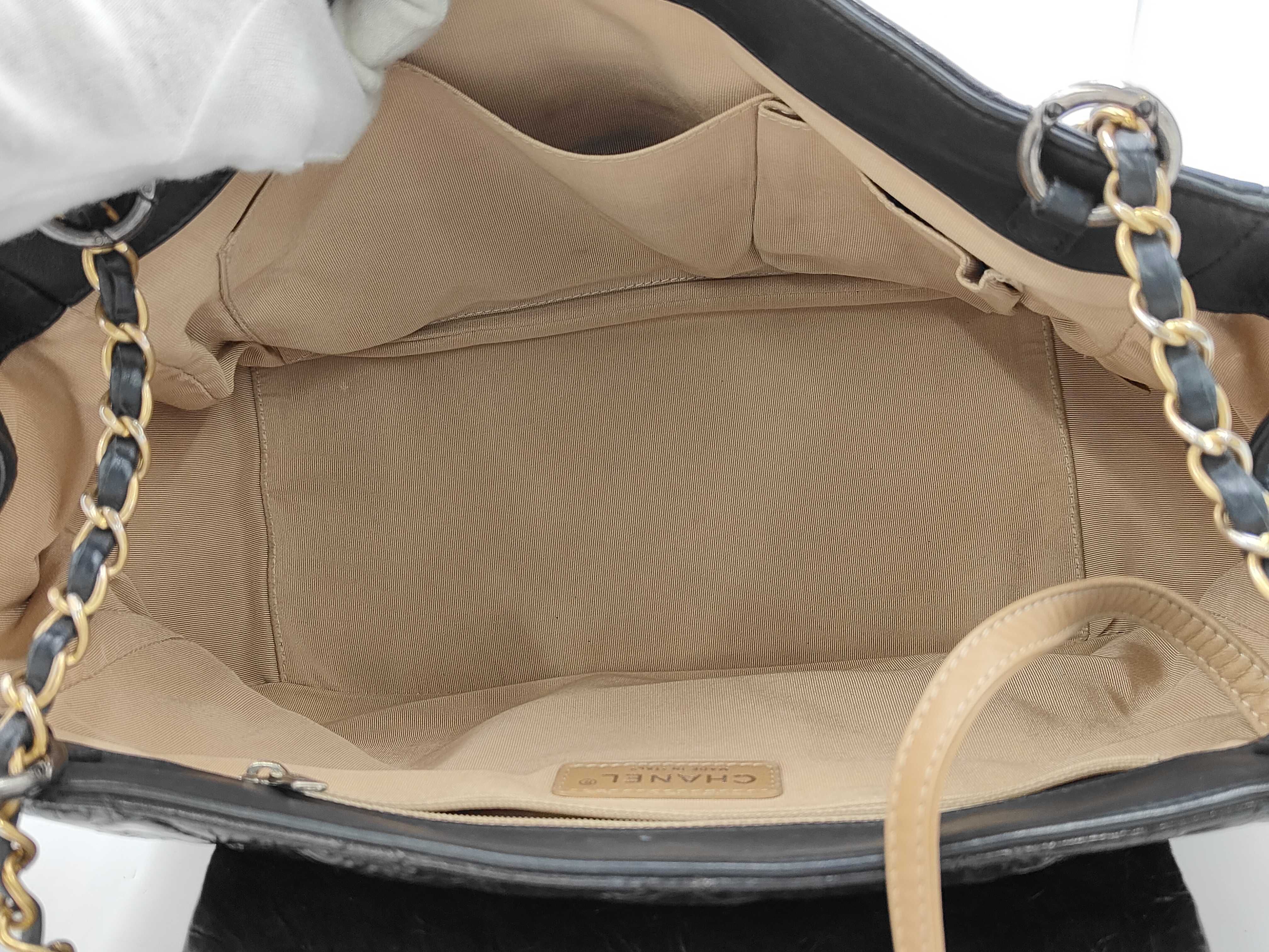 2.55 Patent Black Shoulder Bag — view 9