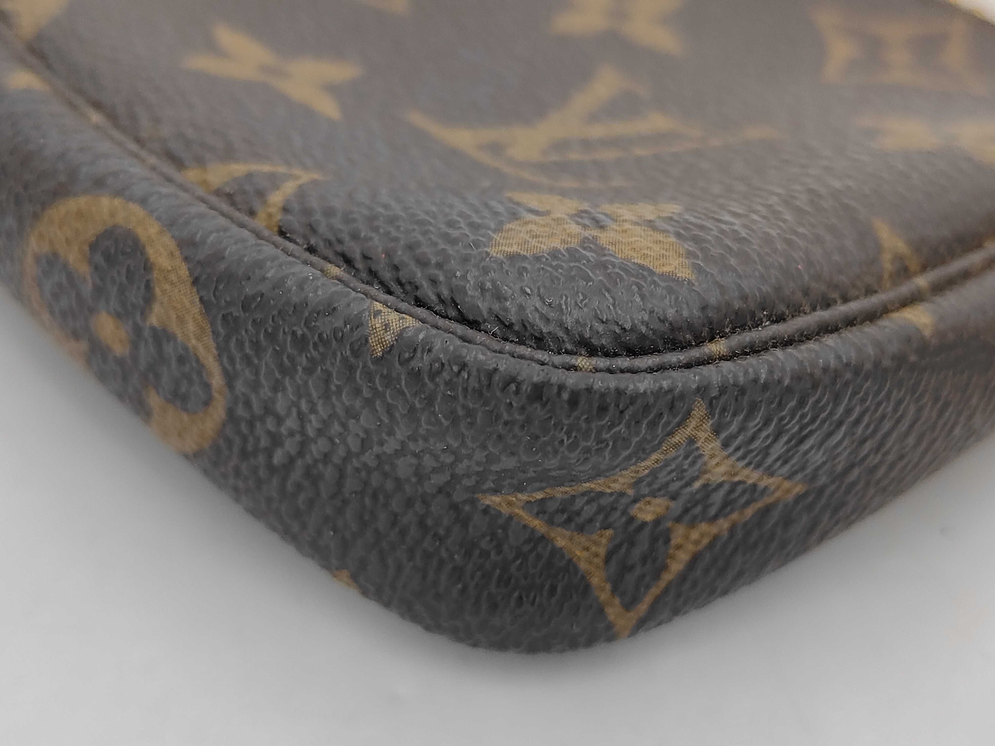 Monogram Louis Vuitton Monogram Mini Pochette Accessoires FL0045 Pouch — view 3