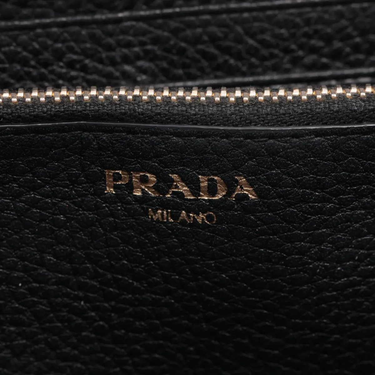 Vitello Grain 1ML183 Leather Round Zip Wallet Black — view 10