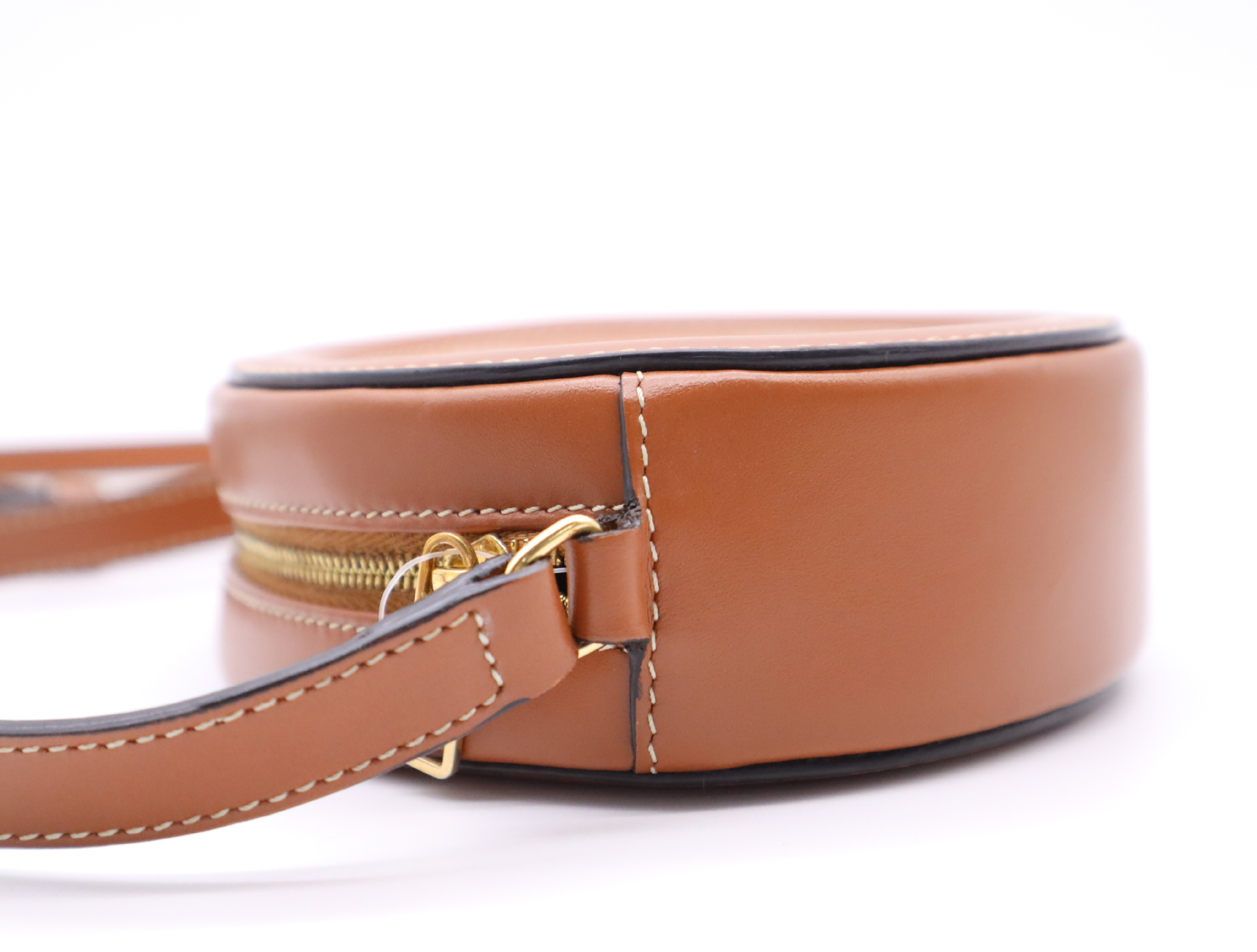 Calf Triomphe Oval Purse Cuir Brown Gold Hardware Shoulder Bag — view 3