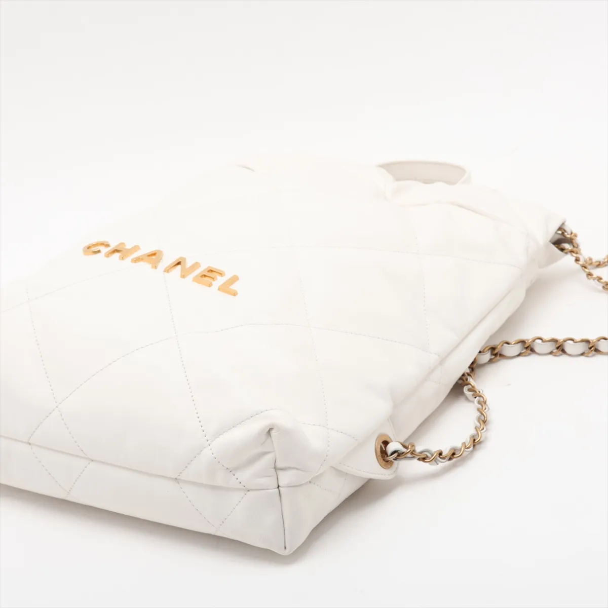 22 Backpack Shiny Calfskin Chain Backpack White Gold Hardware XTKAKLE5 Random Plate — view 3