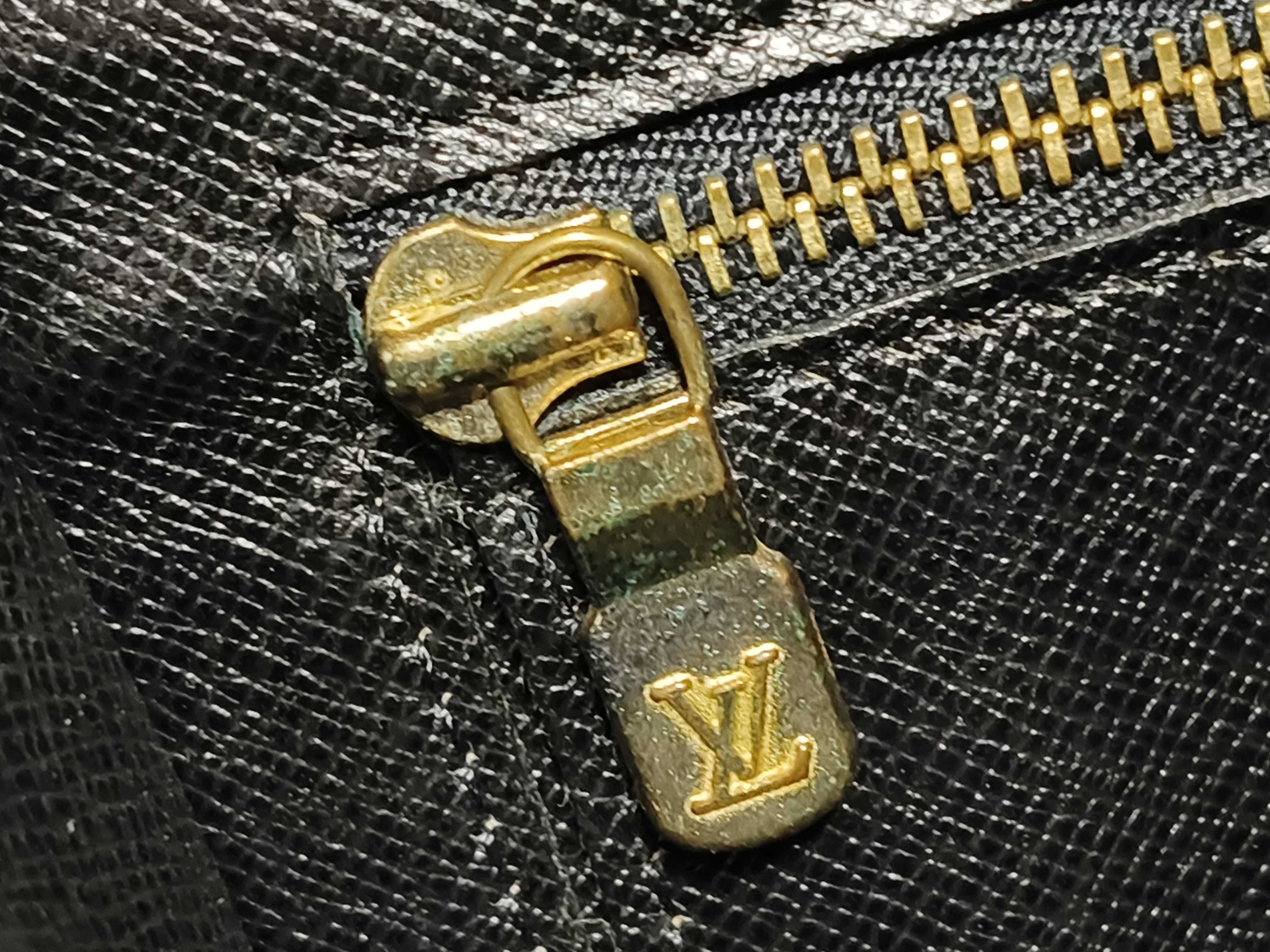 Epi Louis Vuitton LV Art Deco Epi Noir Second Bag — view 11