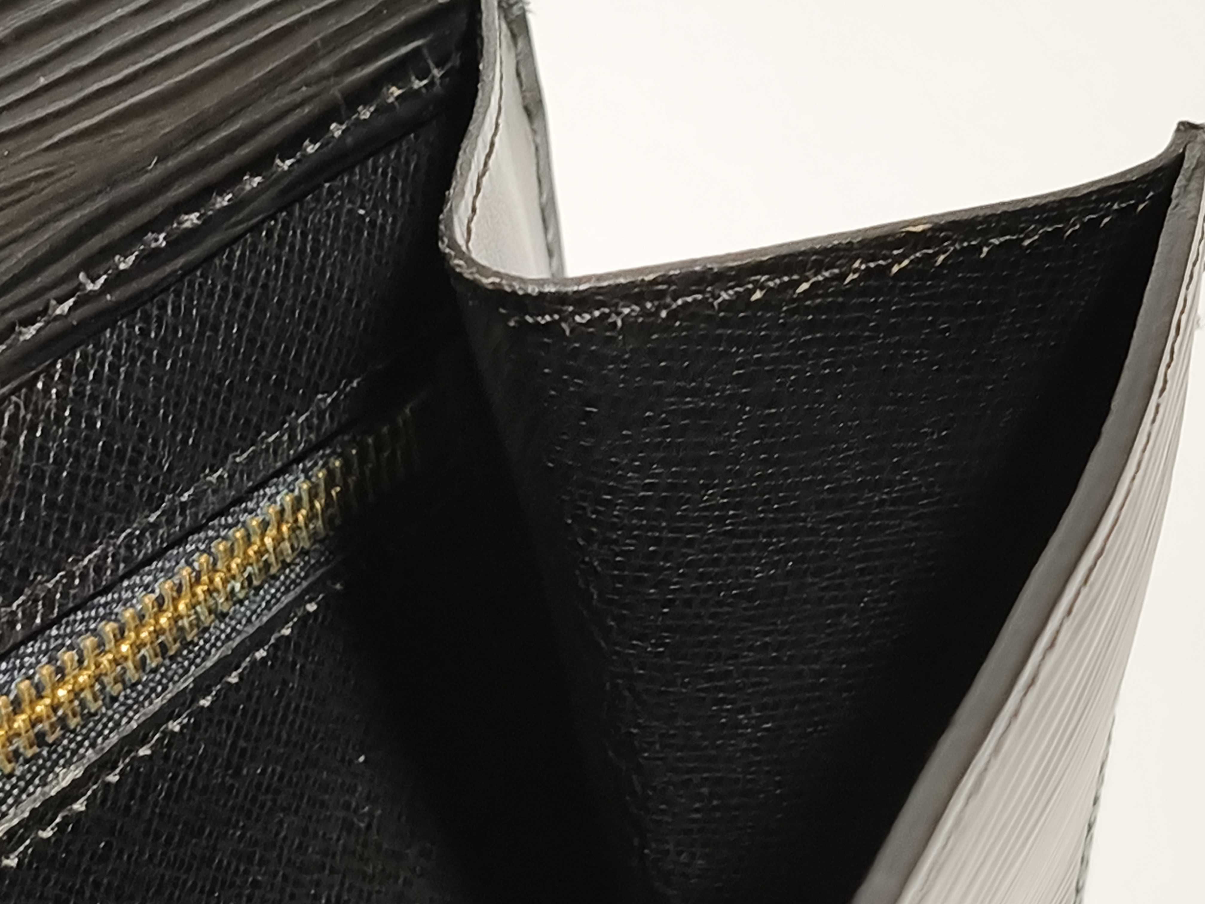 Epi Louis Vuitton LV Art Deco Epi Noir Second Bag — view 6