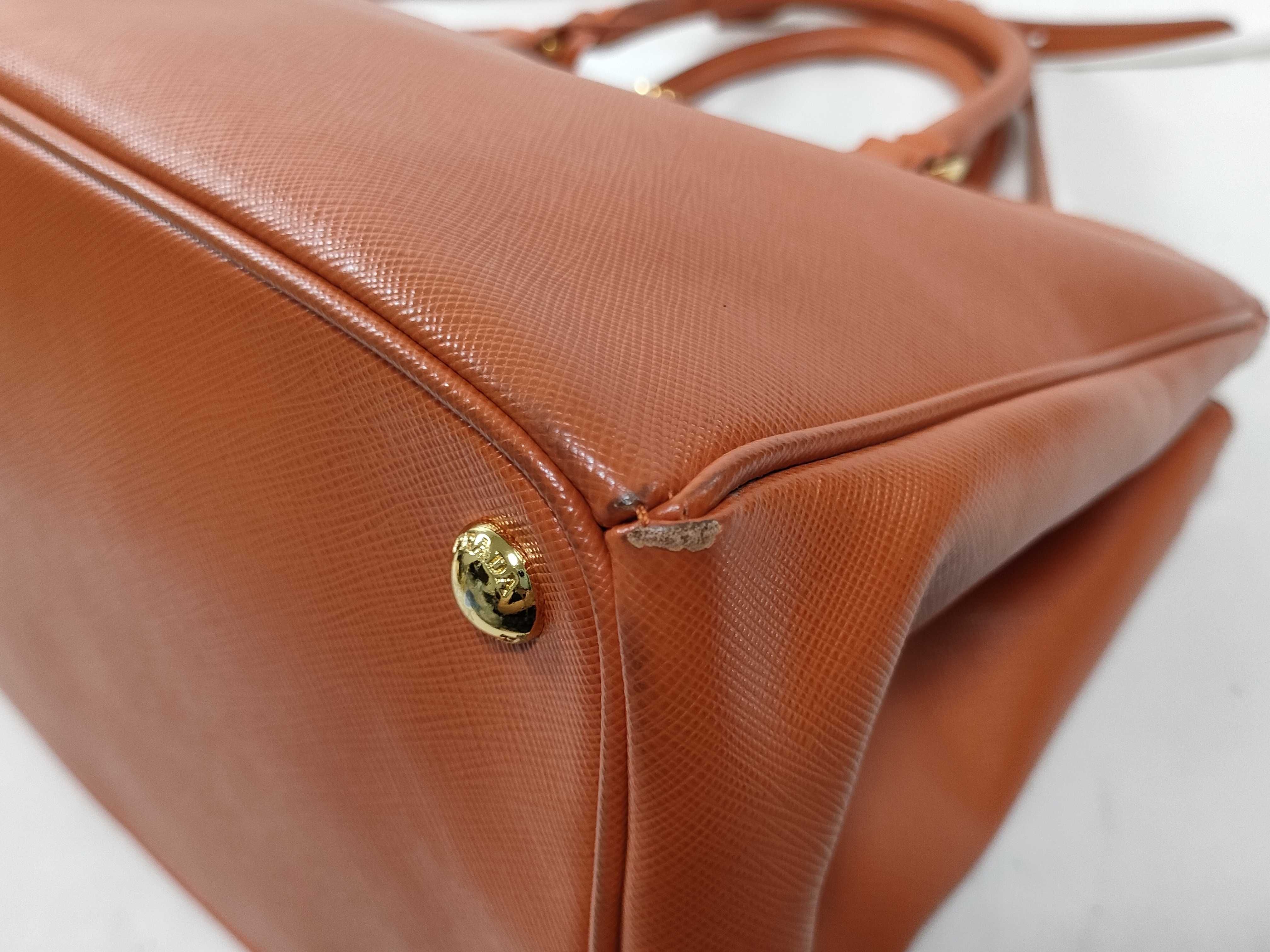 ID- Saffiano Lux Galeria Cow Skin 2-Way Handbag orange BN1786 with strap — view 7