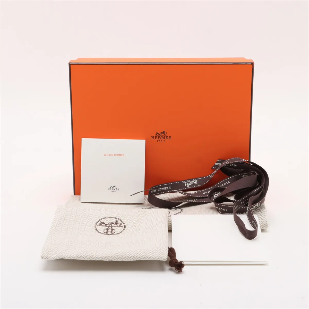 Evelyne 16 TPM Amazon Taurillon Clemence New White Gold Hardware B: 2023 — view 10