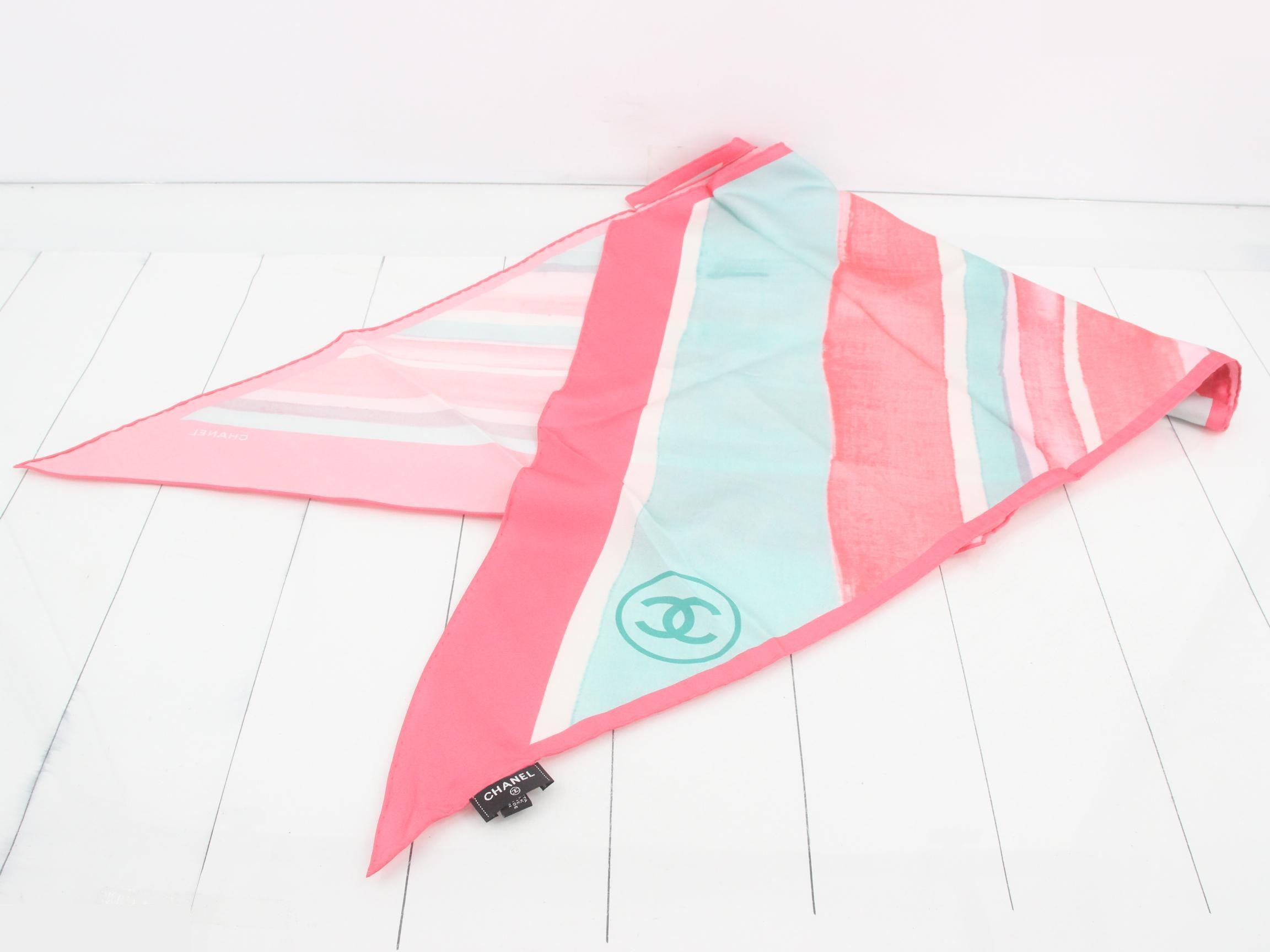 Scarf with tag — view 2