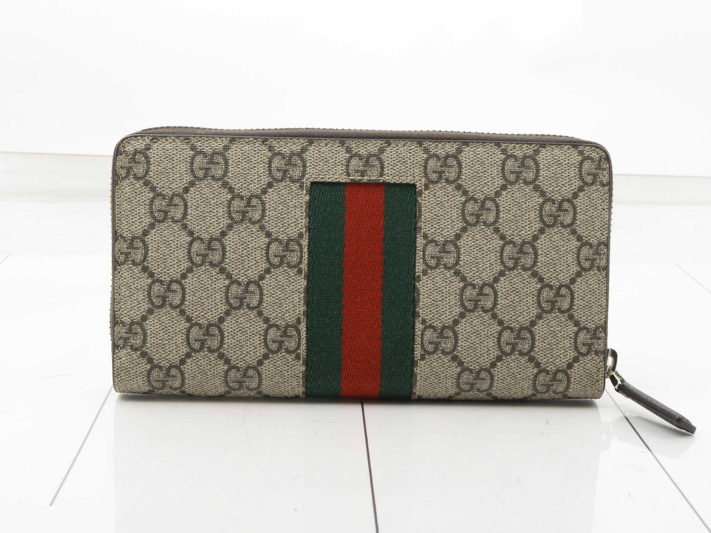Sherry Line Round Zipper Wallet - Unused — view 2