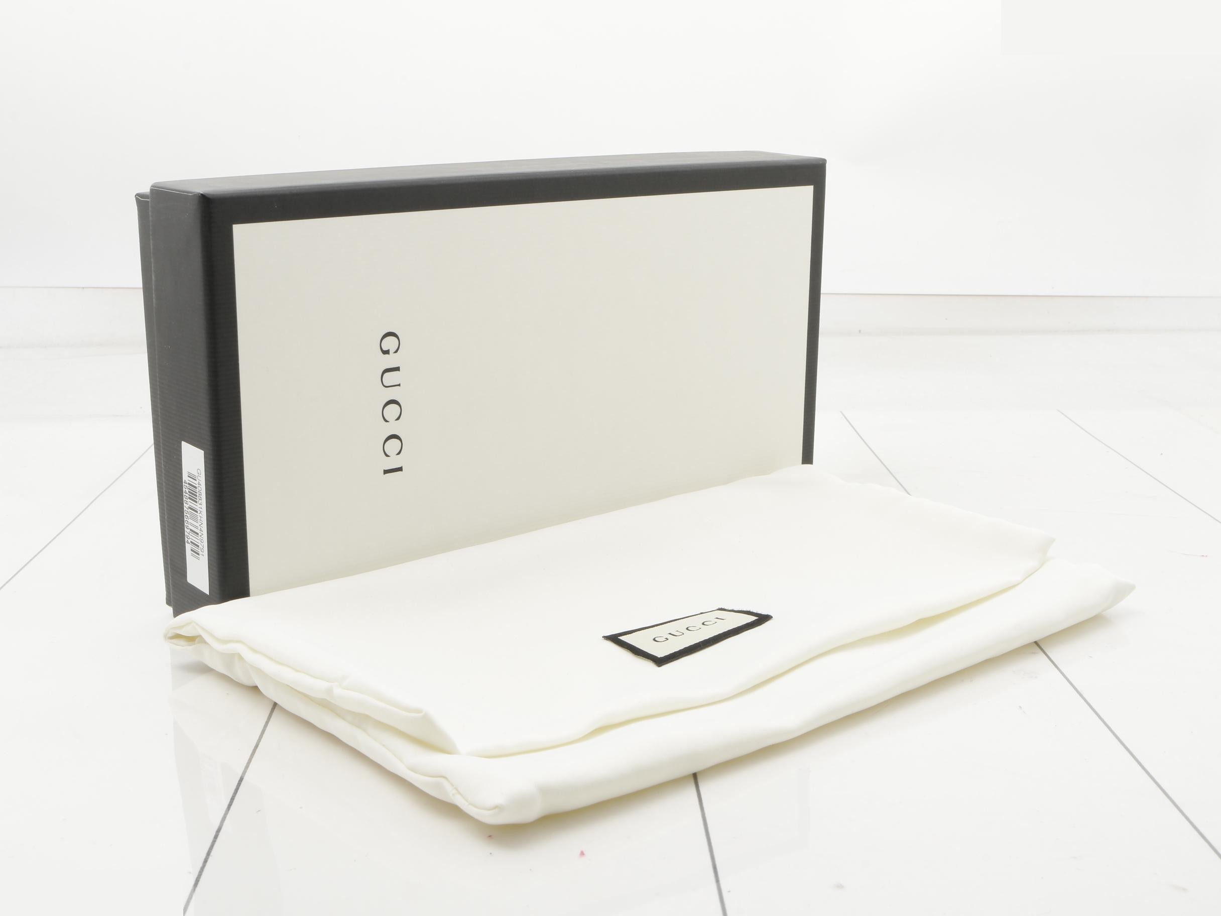Sherry Line Round Zipper Wallet - Unused — view 5