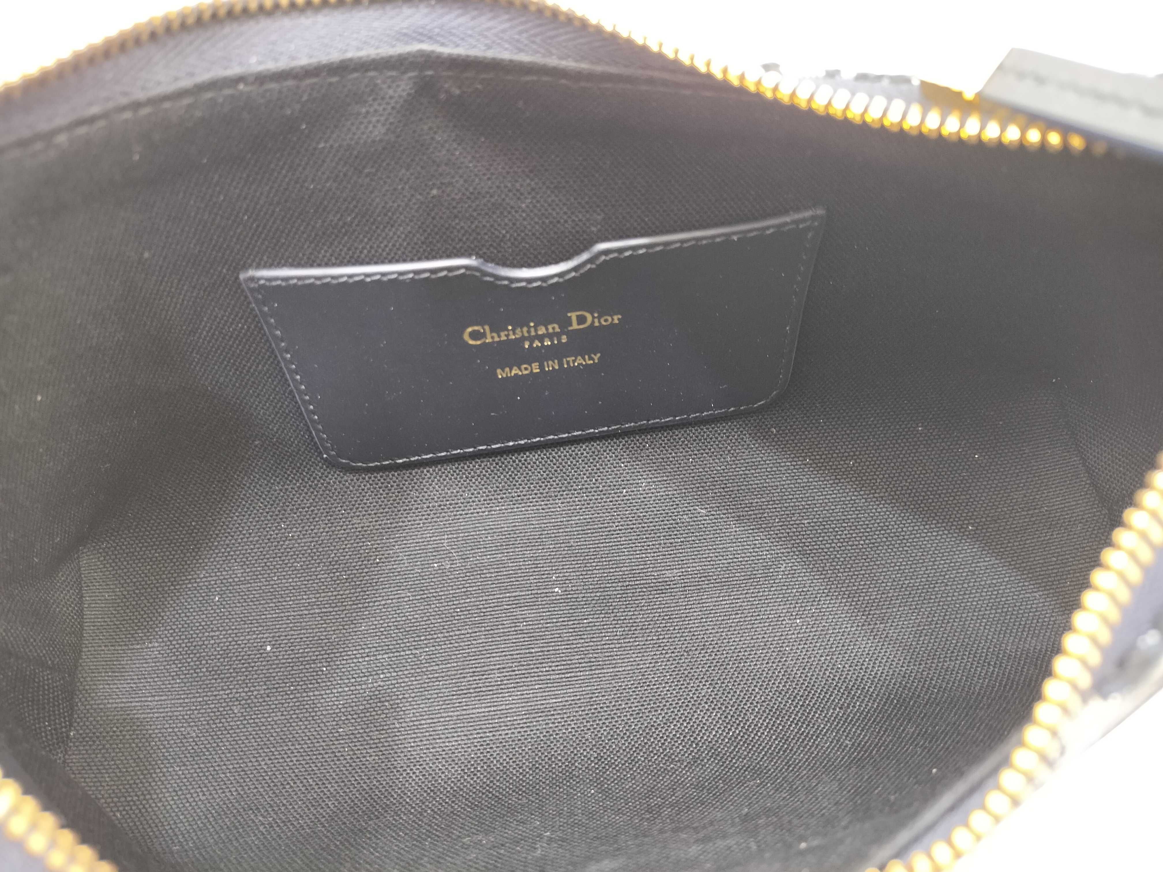 Trotter Christian Oblique One Shoulder Pouch — view 12