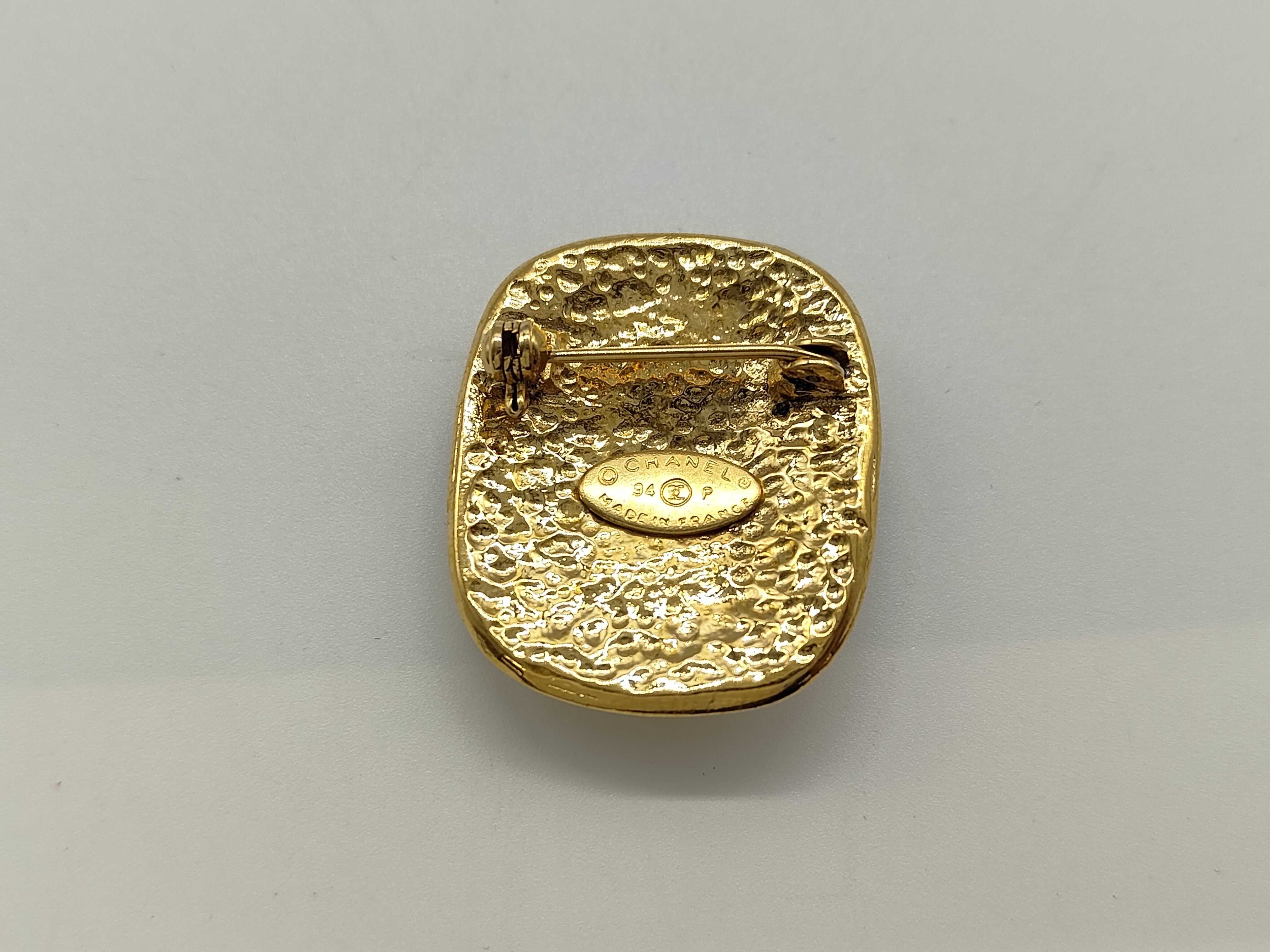 Brooch with Box, Plate Brooch — view 2