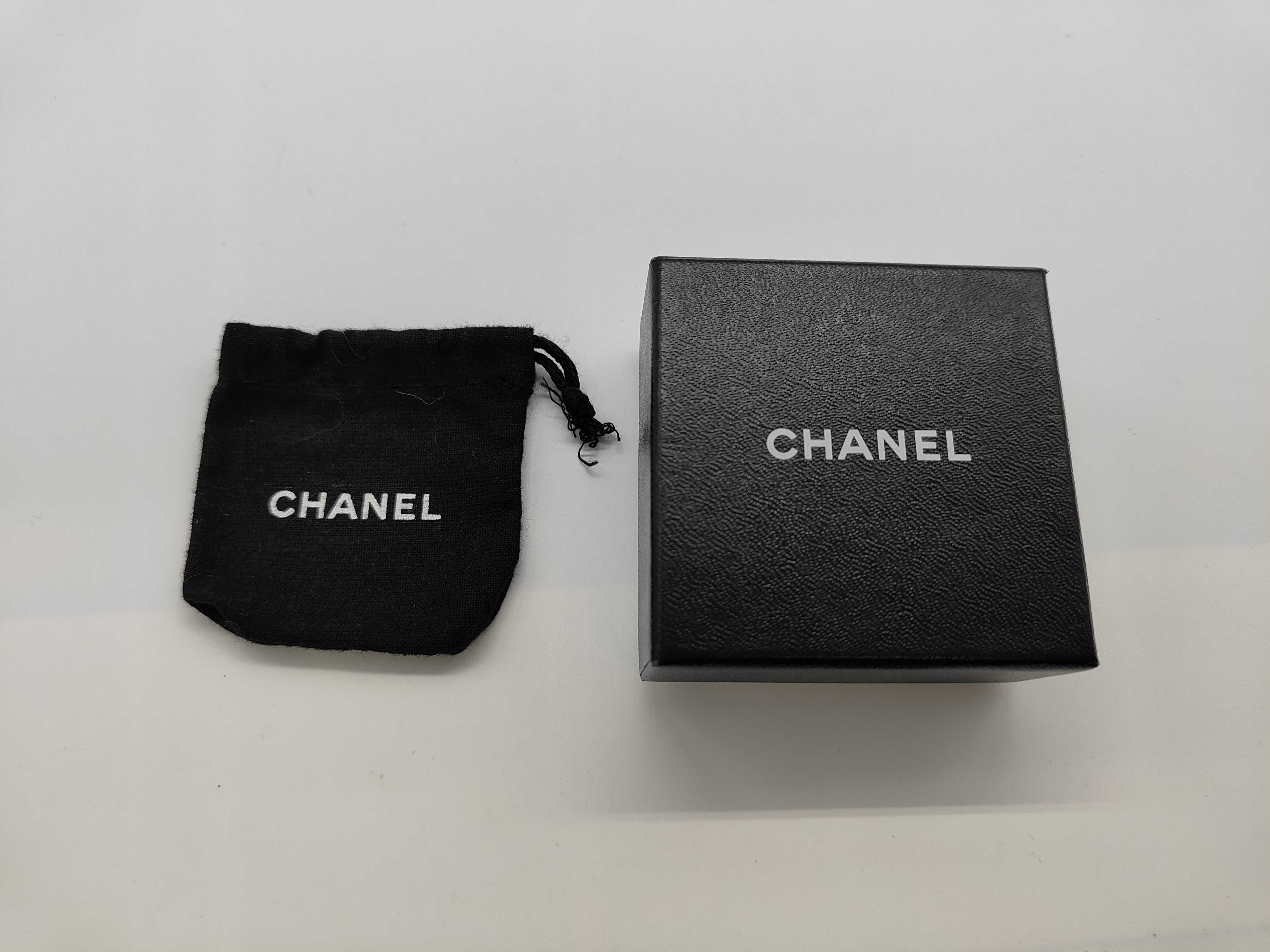 Brooch with Box, Plate Brooch — view 6