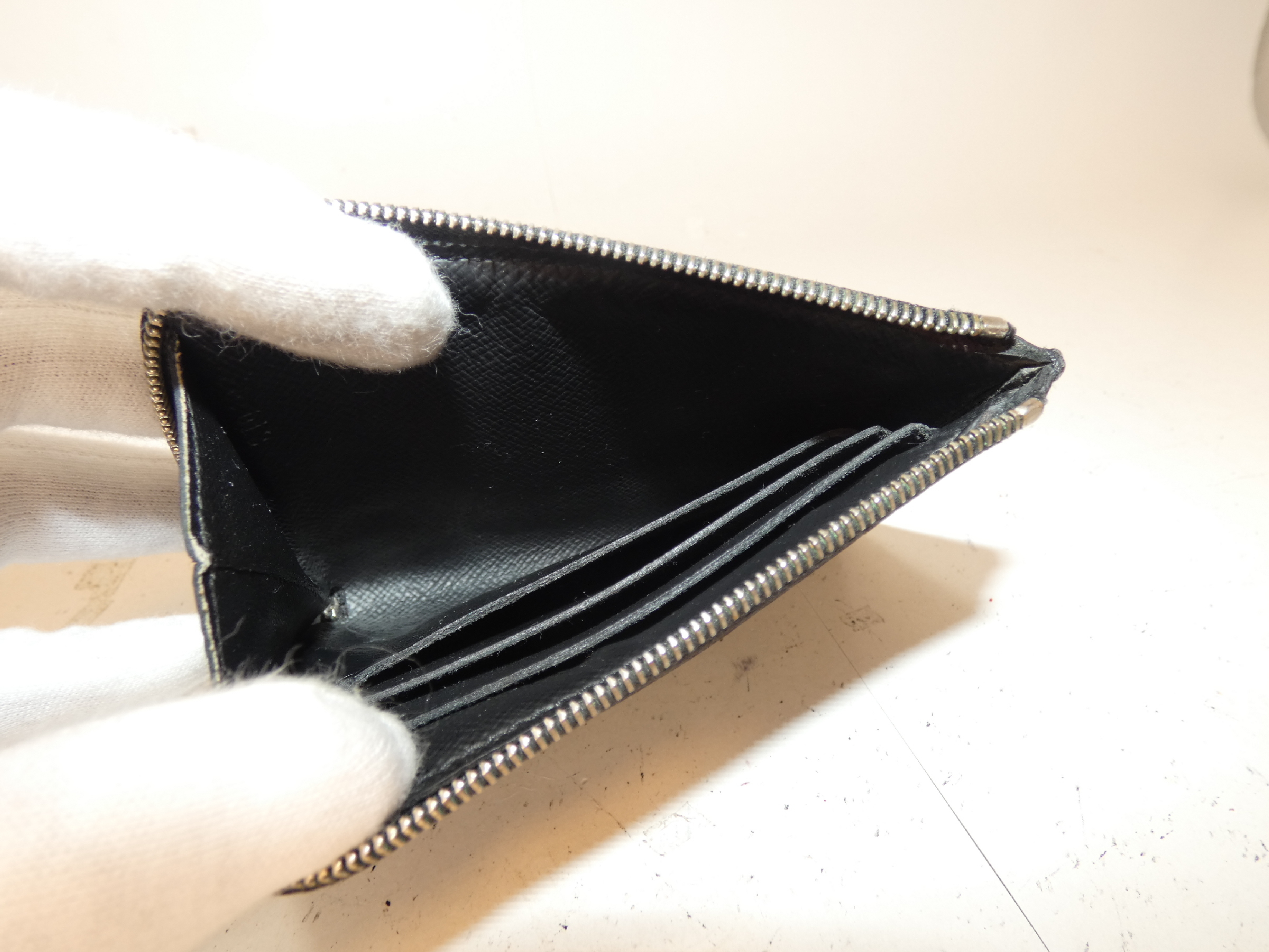 Damier Graphite L-shaped Zip Coin Case — view 8