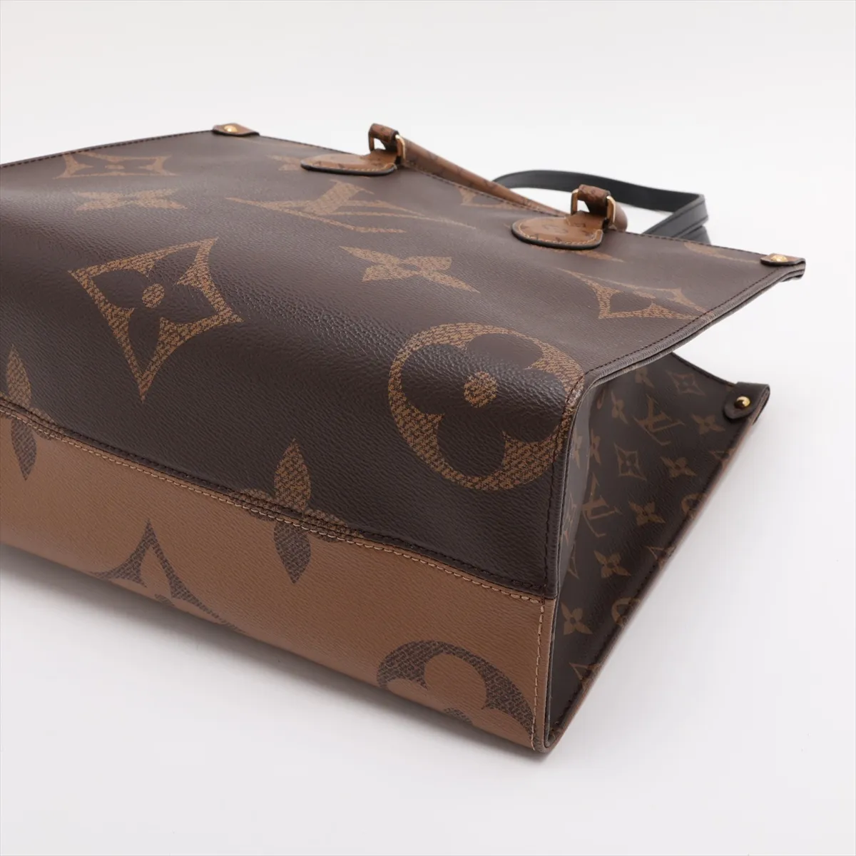 Giant Monogram Reverse OnTheGo MM M45321 TJ0290 Brown (RFID detected) — view 3