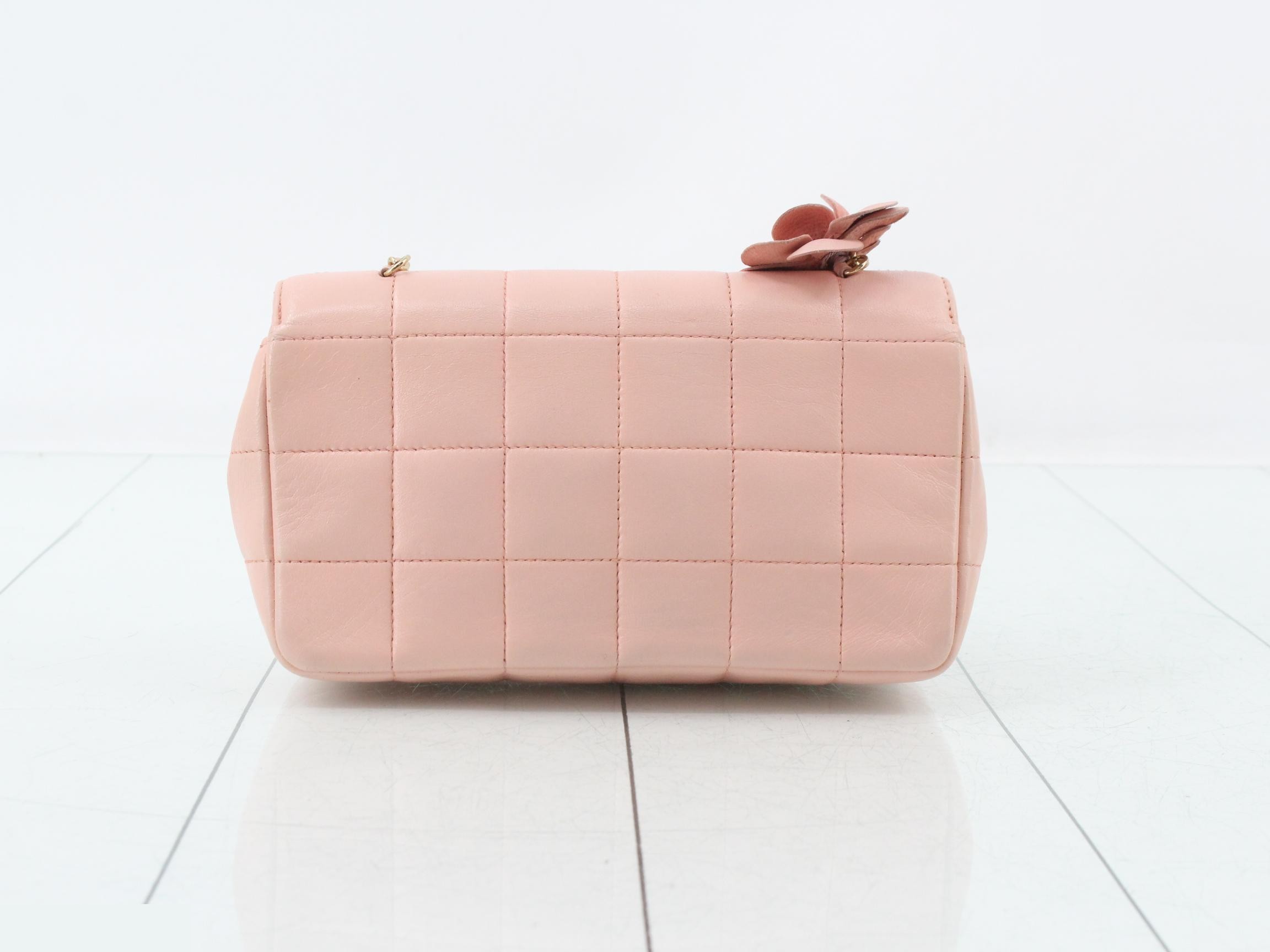 Chocolate Bar Camellia Leather Chain Shoulder Bag — view 2