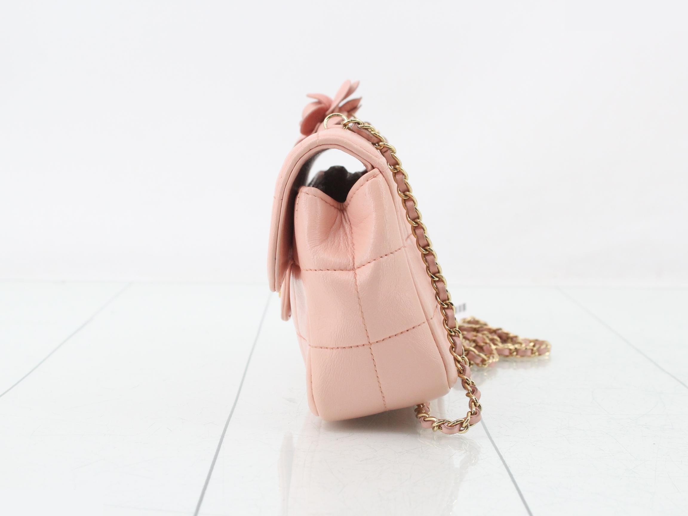 Chocolate Bar Camellia Leather Chain Shoulder Bag — view 3