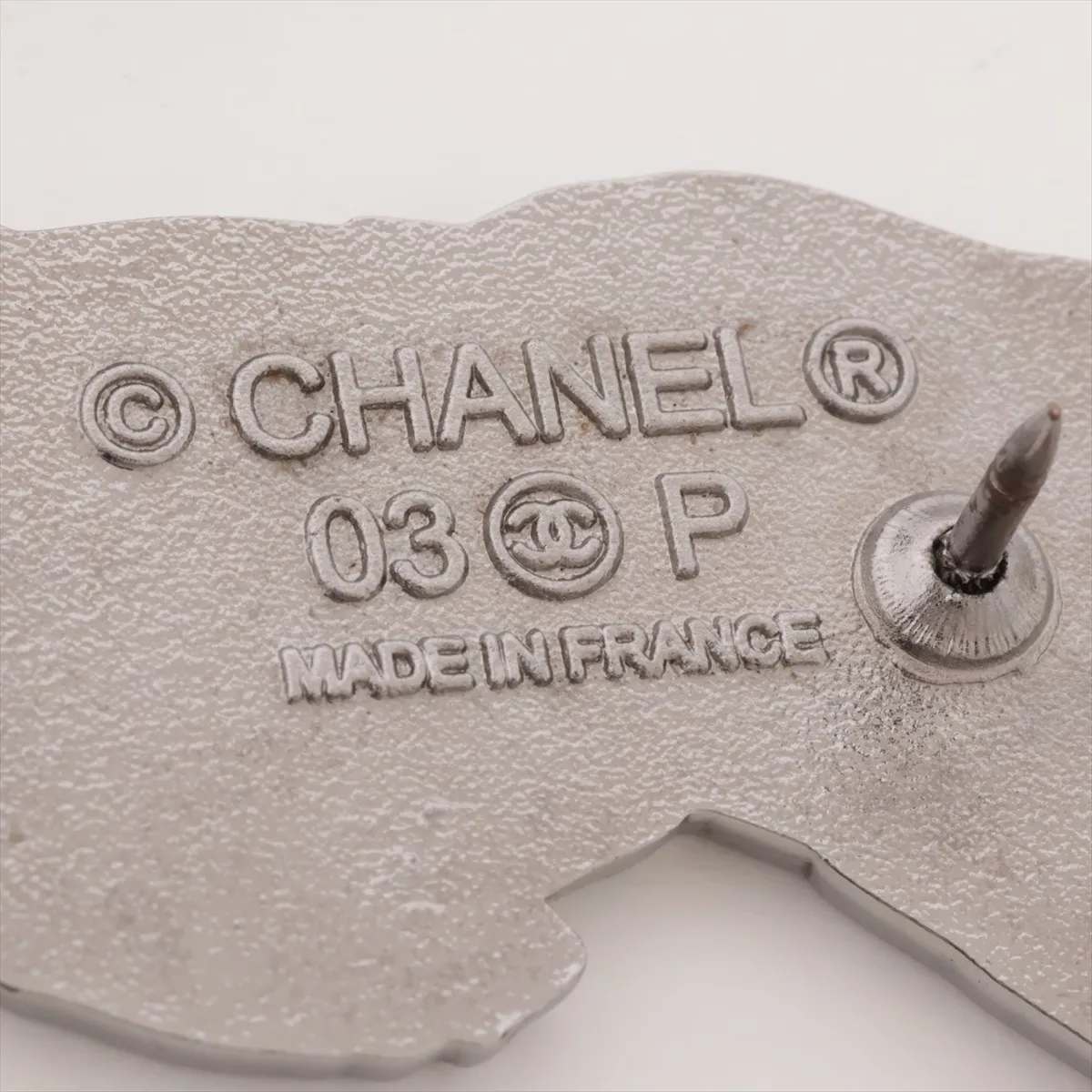 Mademoiselle 03P pin brooch, metal, silver x beige. Shows signs of wear, — view 4