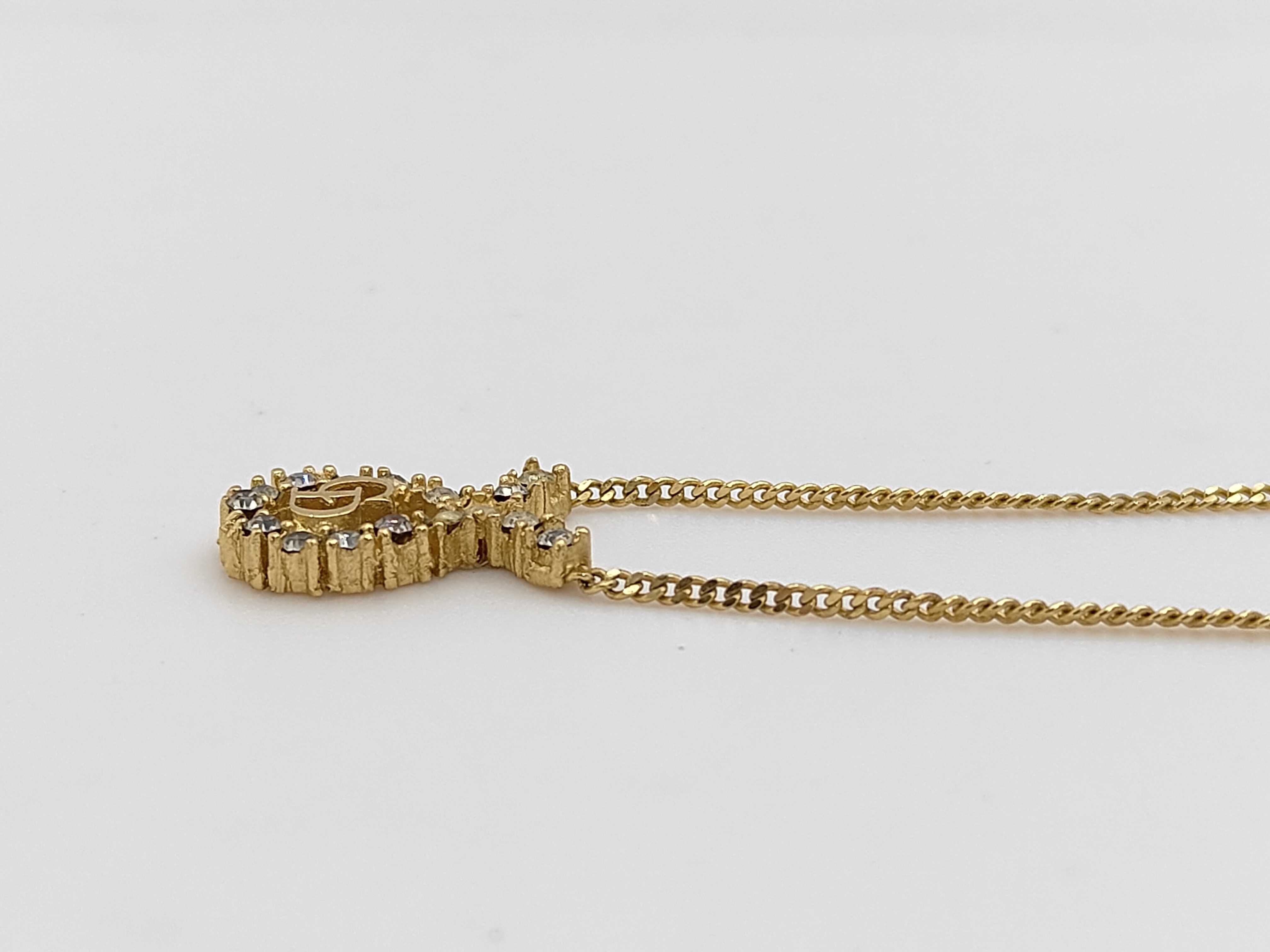 necklace — view 3