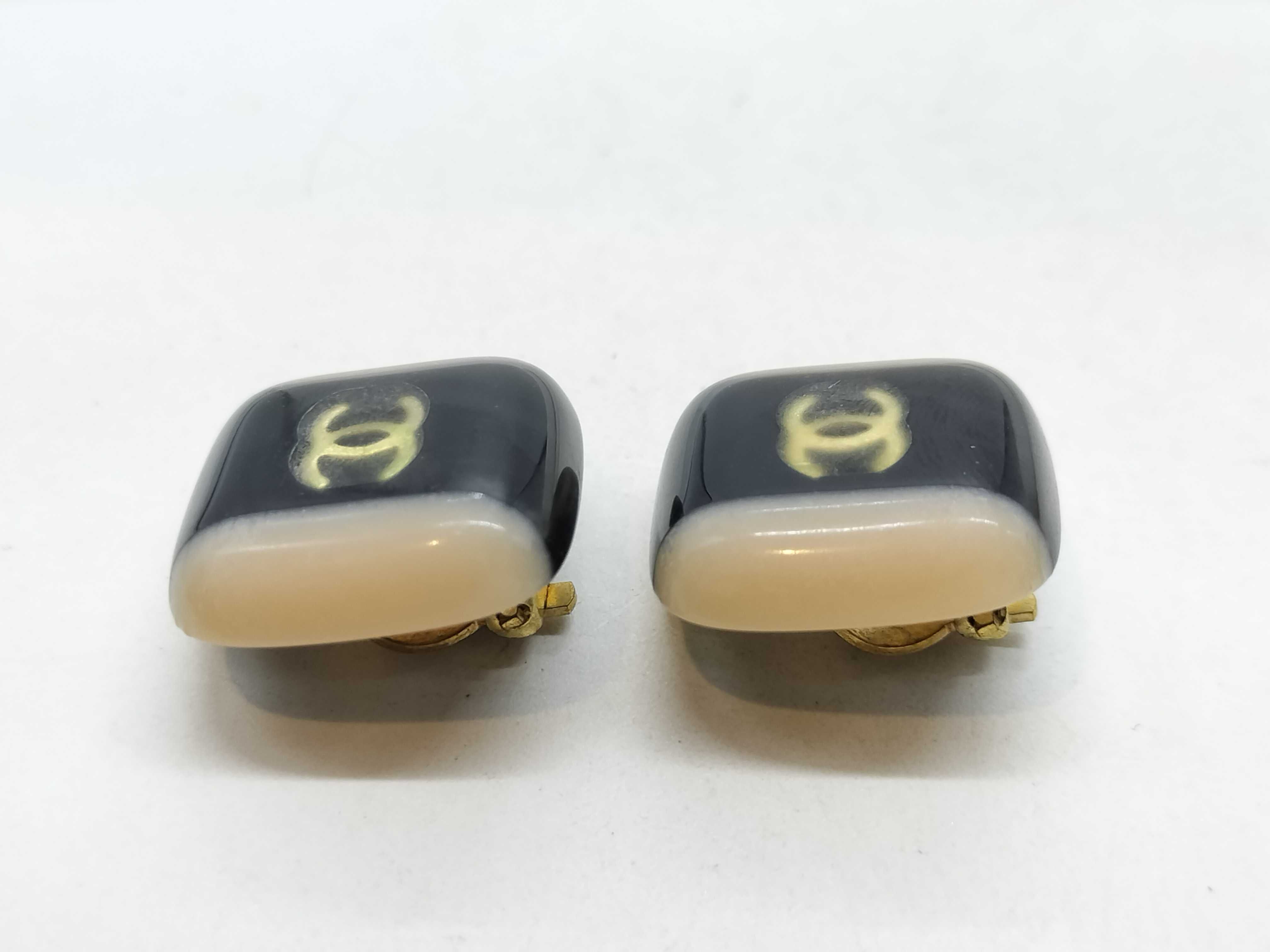 01A Earrings — view 3