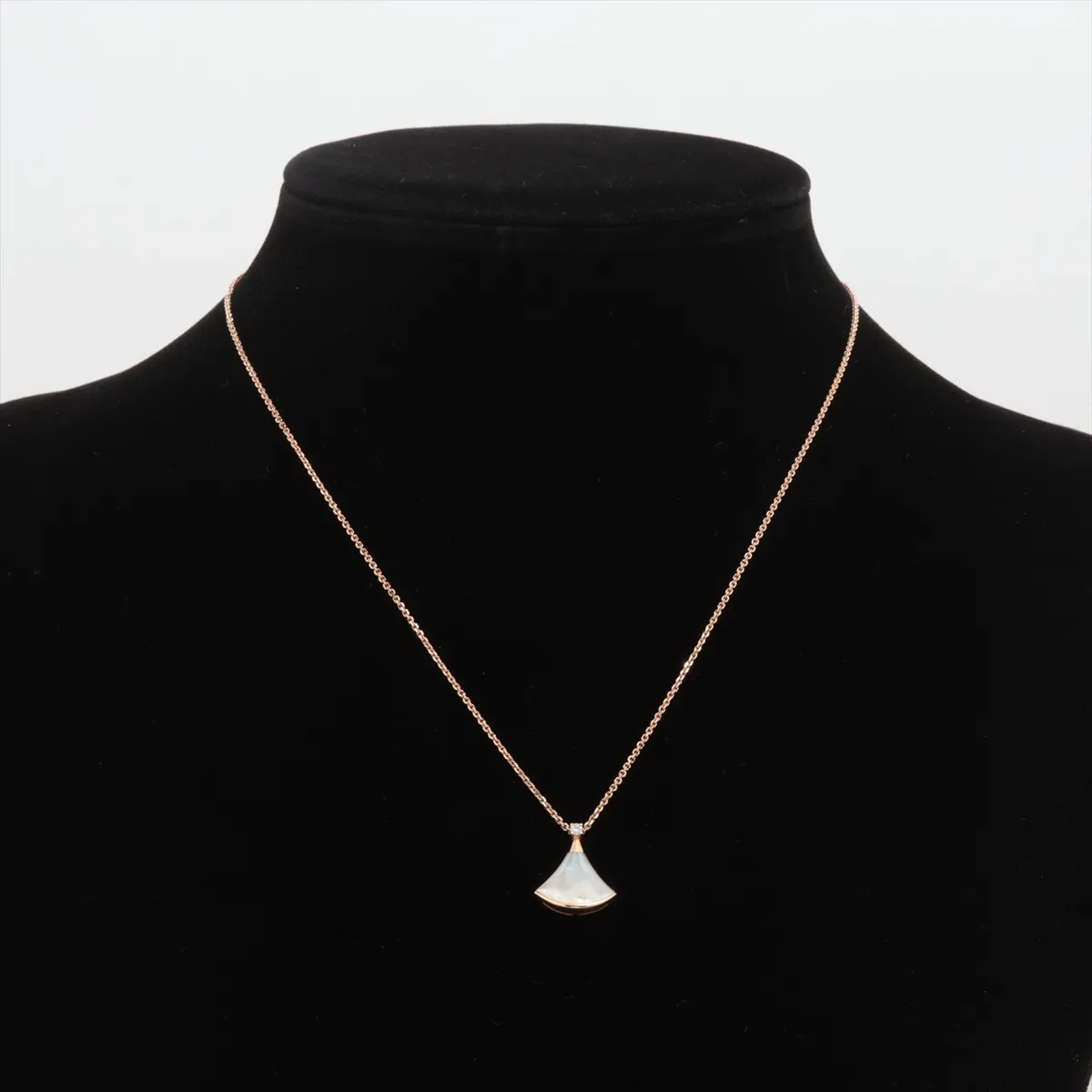 Diva's Dream Shell Diamond Necklace 750 (PG) 4.9g NMZKCC — view 5