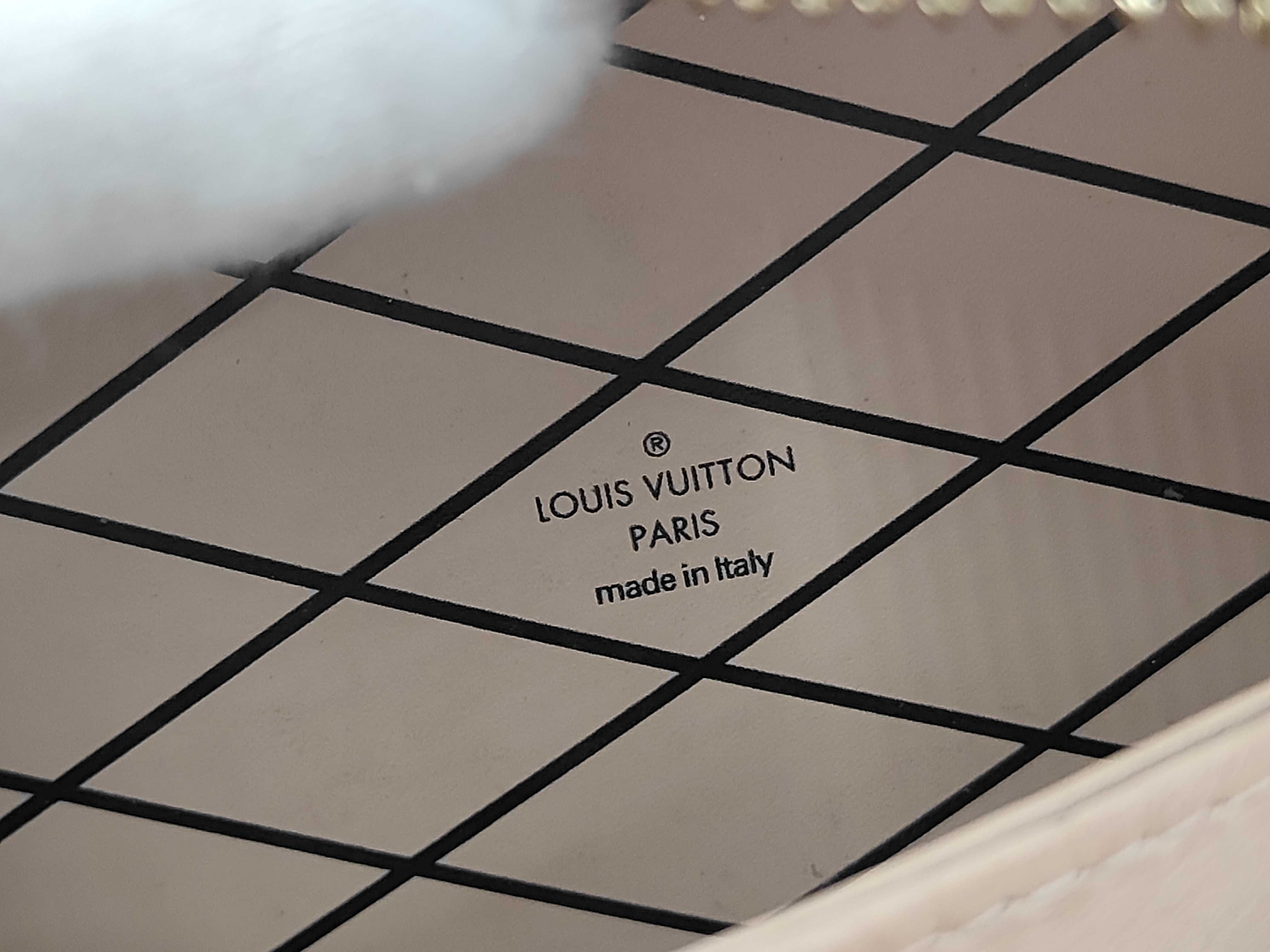 LV M44699 Shoulder Bag — view 9