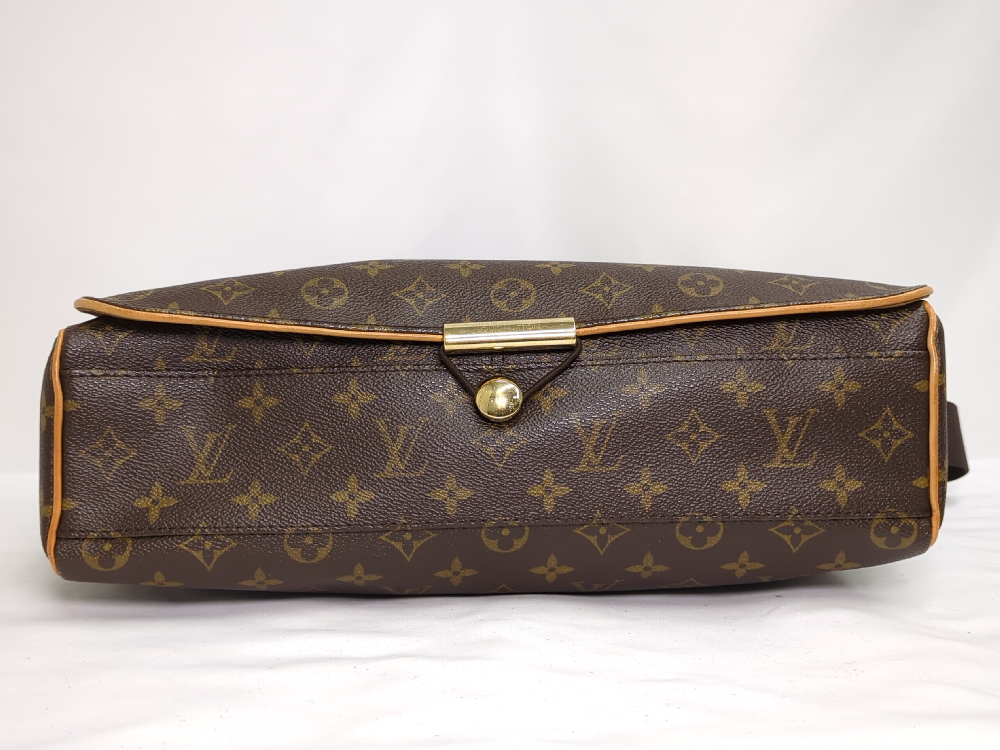 M45257 Monogram Abbesses Shoulder Bag — view 5
