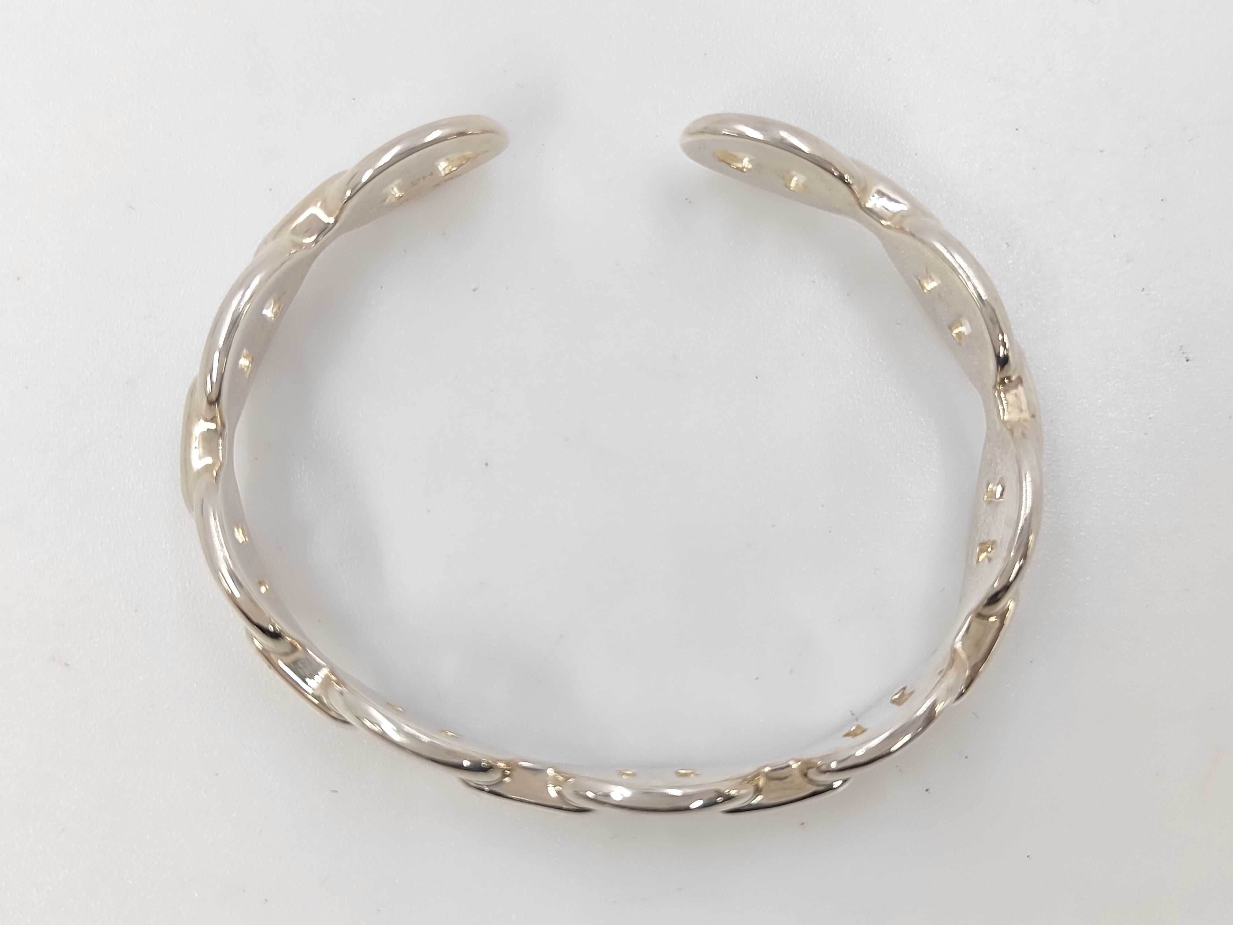Chaine d'Ancre Enchainée Silver Bangle Bracelet — view 6
