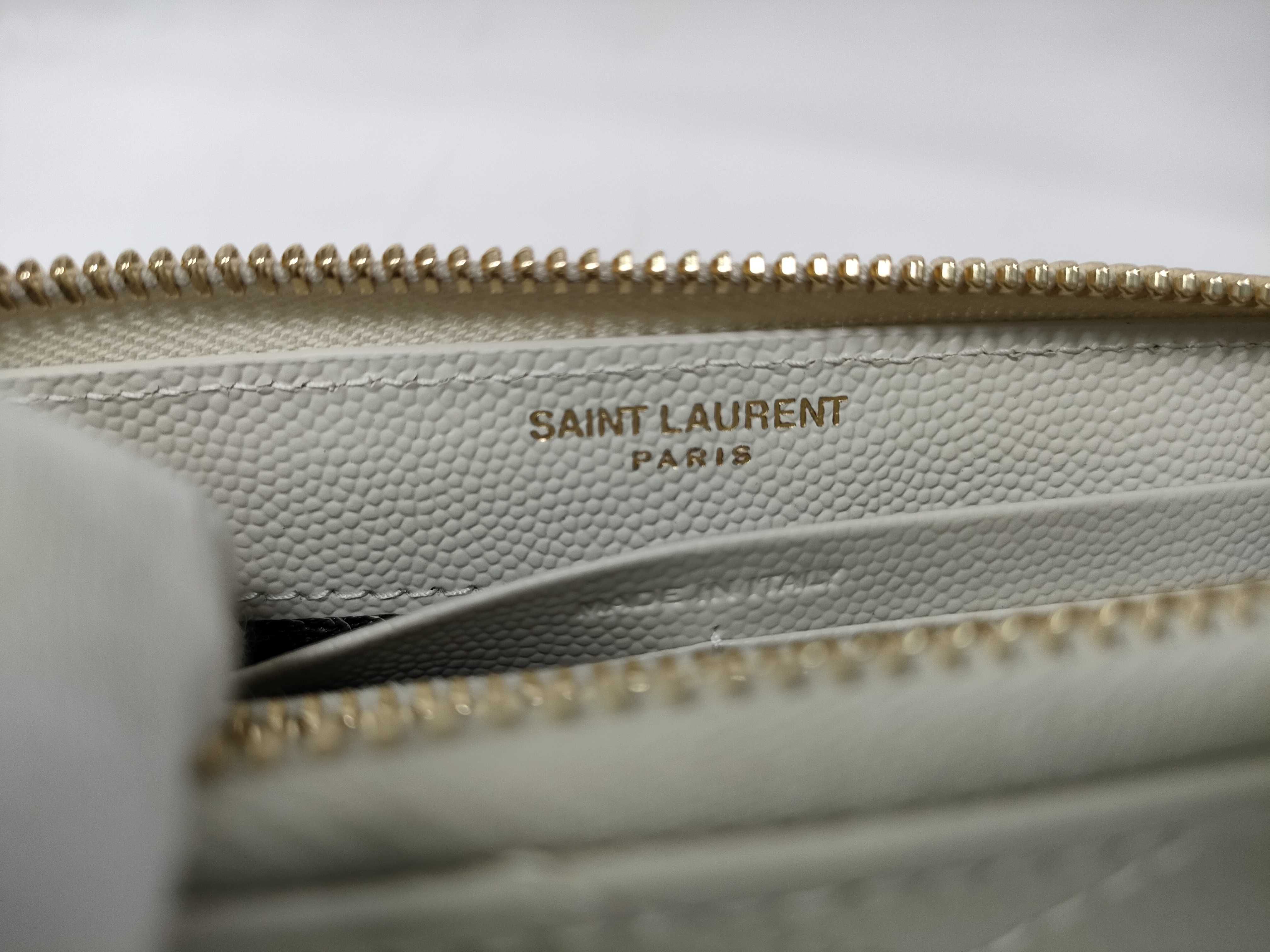 Unused Round Zipper Long Wallet Caviar Wallet — view 12