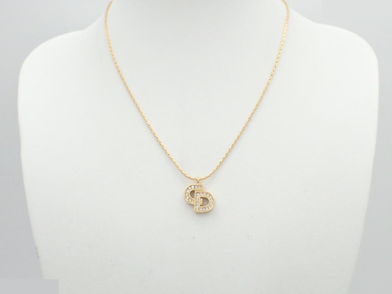 Other lines: Precious metals, necklaces, pendants, chains approximately 40cm long. — view 3