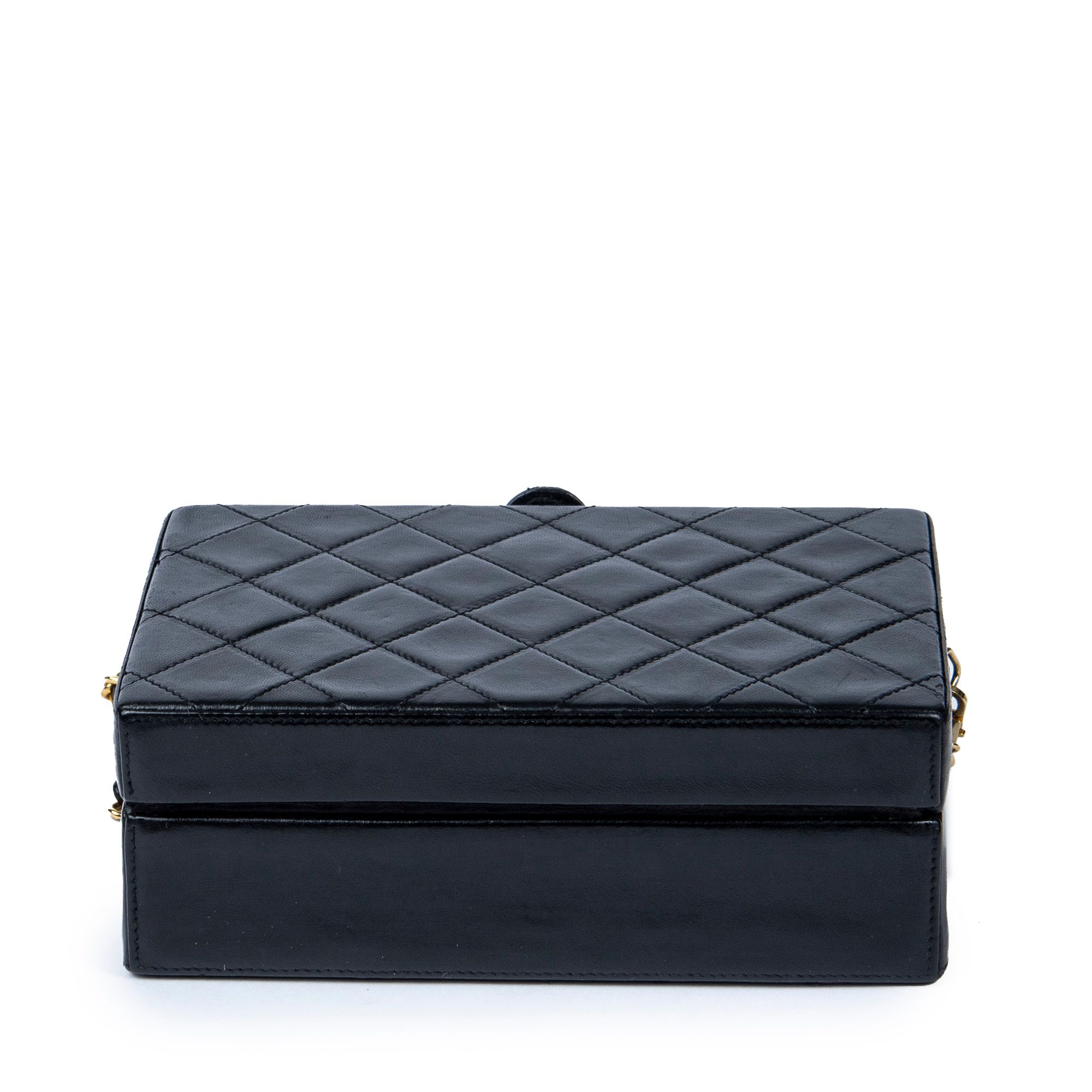 Vintage Chain Box Bag  Quilted Lambskin Leather — view 6