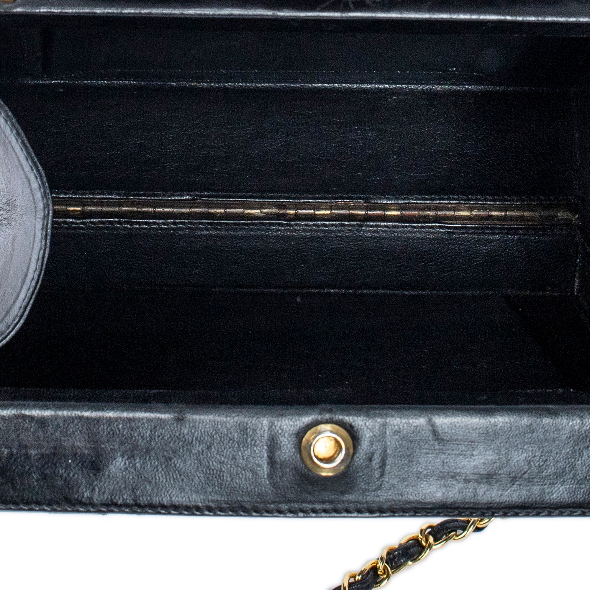 Vintage Chain Box Bag  Quilted Lambskin Leather — view 7