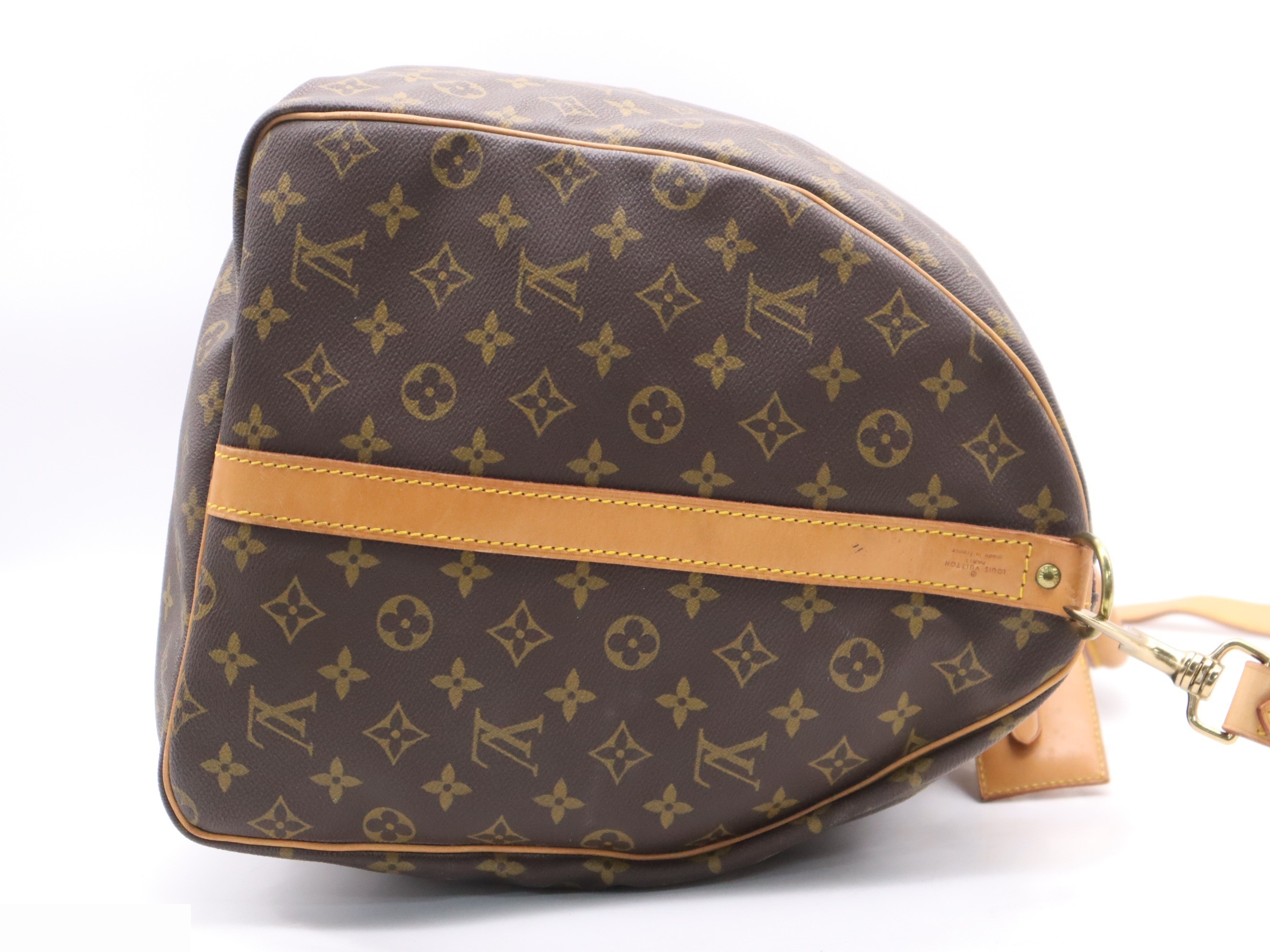 Keepall Bandoulière 60 with shoulder strap, name tag, and handle. — view 5