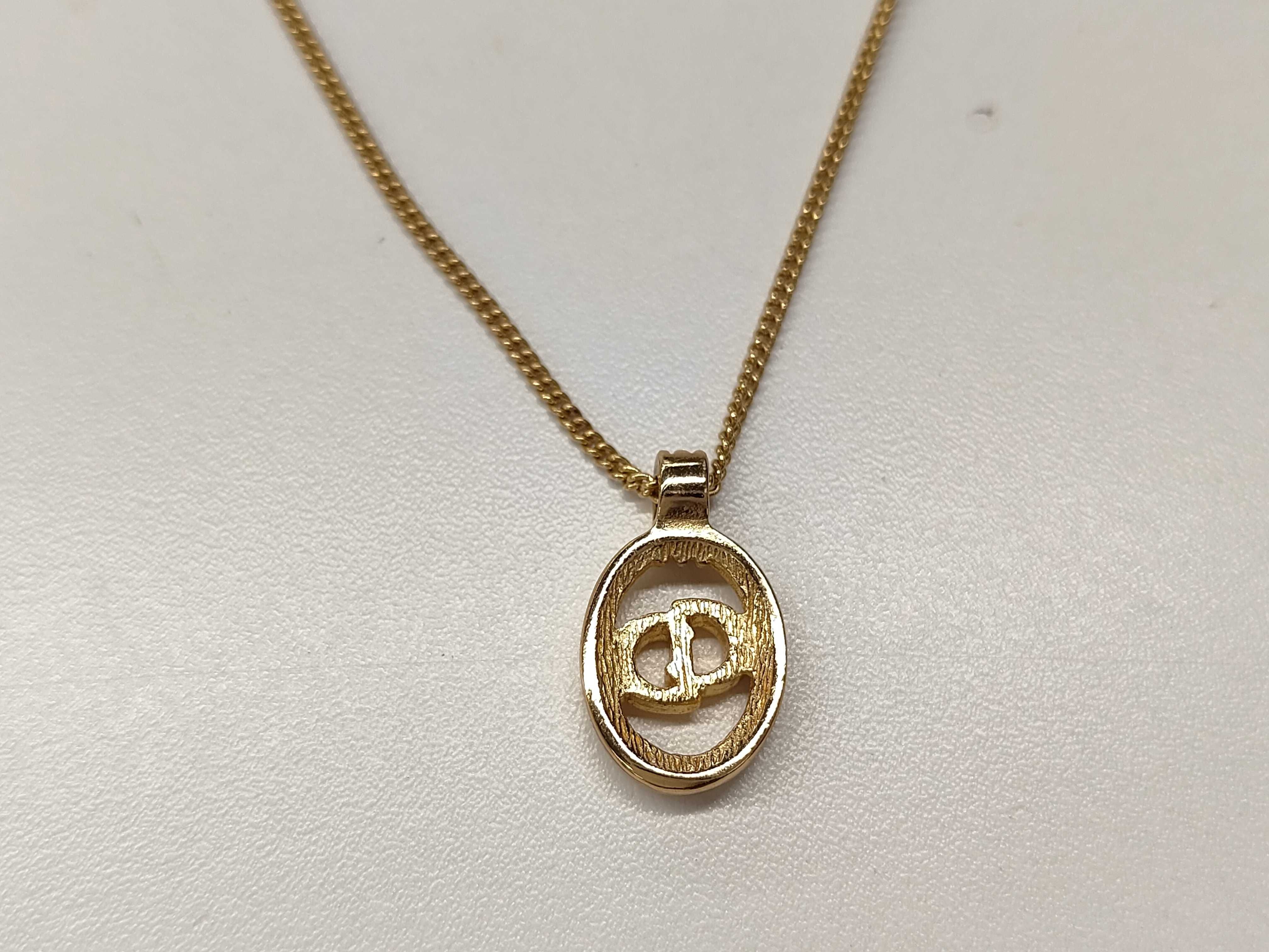 necklace — view 3