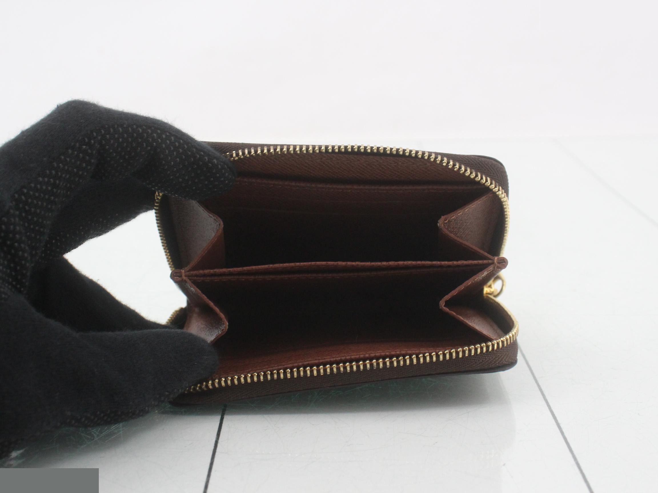 Zippy Coin Purse Monogram — view 4