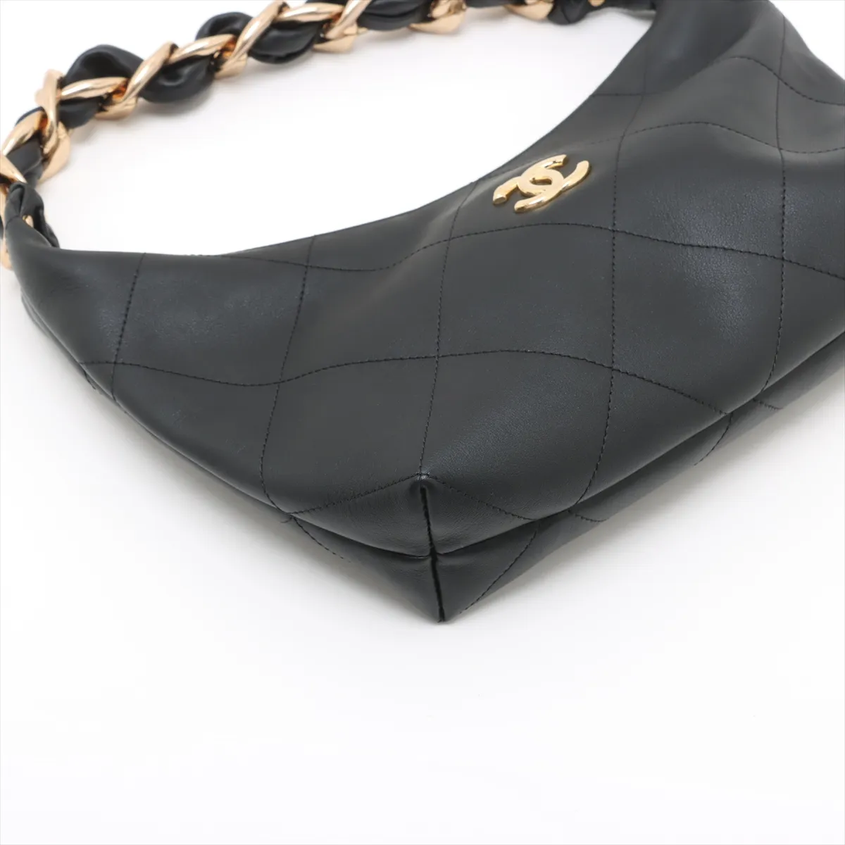[Individually wrapped] Chanel Matelasse Leather Chain Shoulder Bag Black Gold Hardware U60J6UC2 Random Plate — view 4