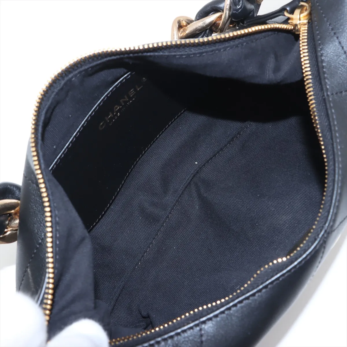 [Individually wrapped] Chanel Matelasse Leather Chain Shoulder Bag Black Gold Hardware U60J6UC2 Random Plate — view 7