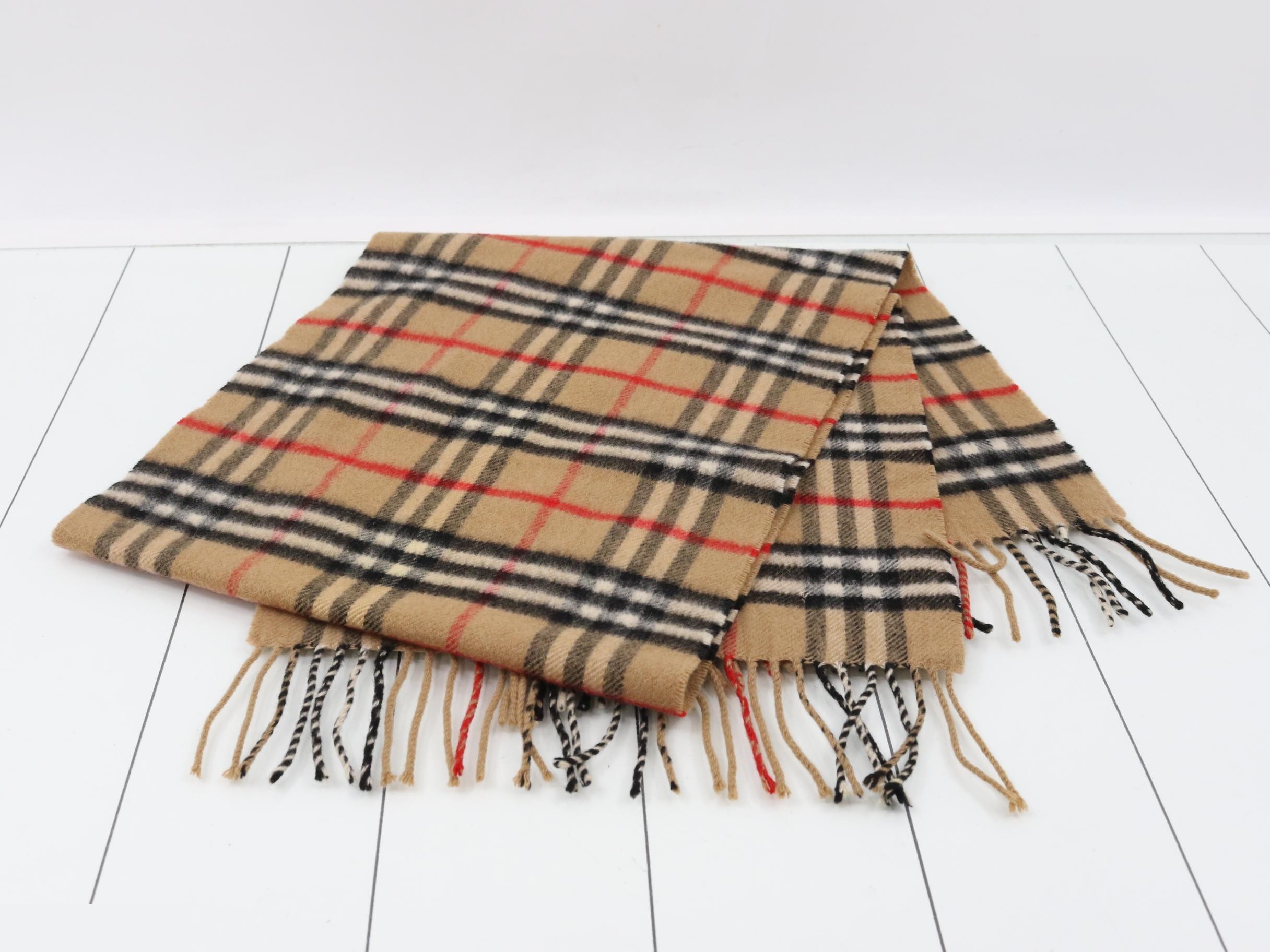 Cashmere accessories, scarves, and small items. — view 3
