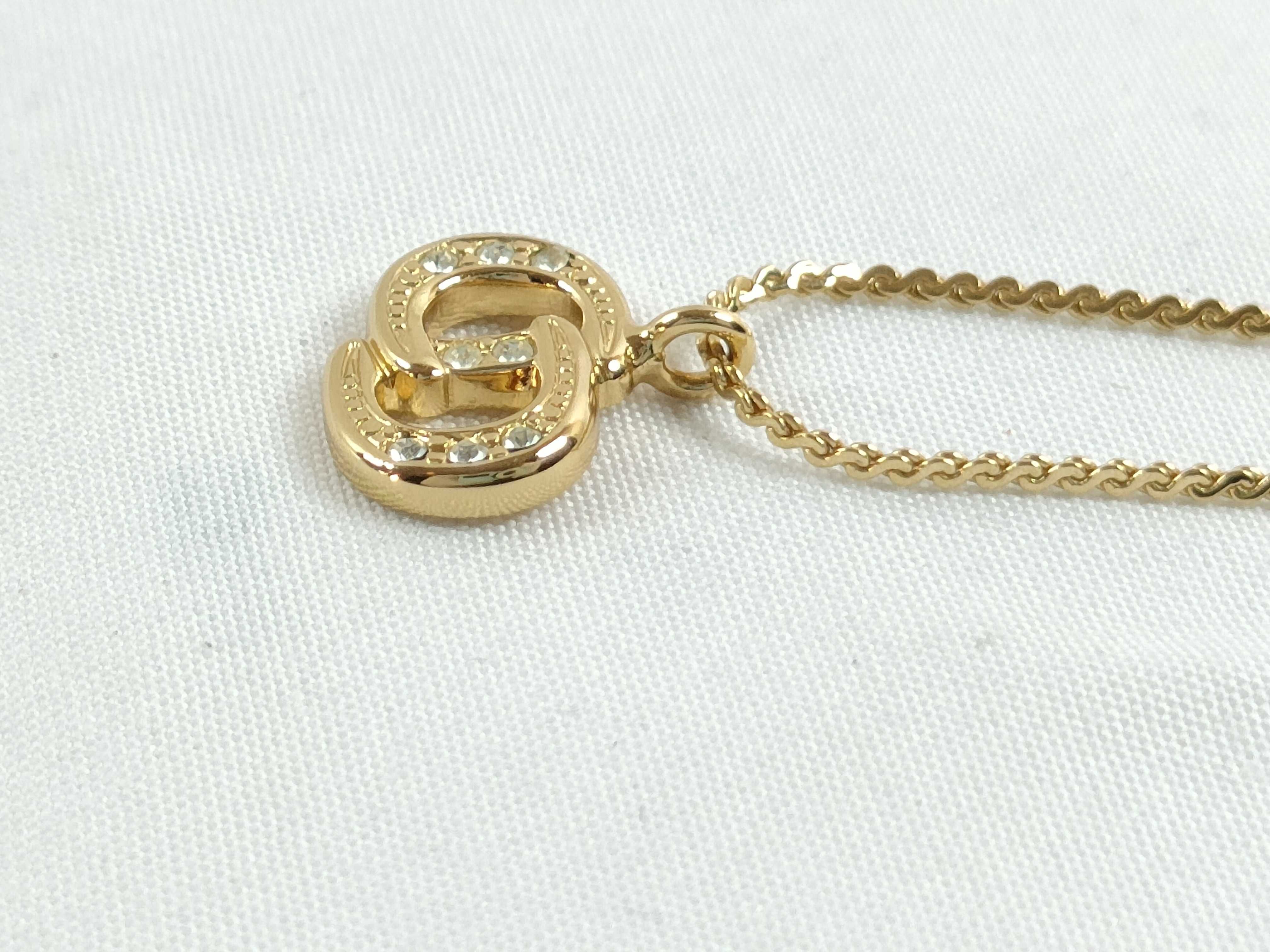 logo necklace, gold necklace — view 3
