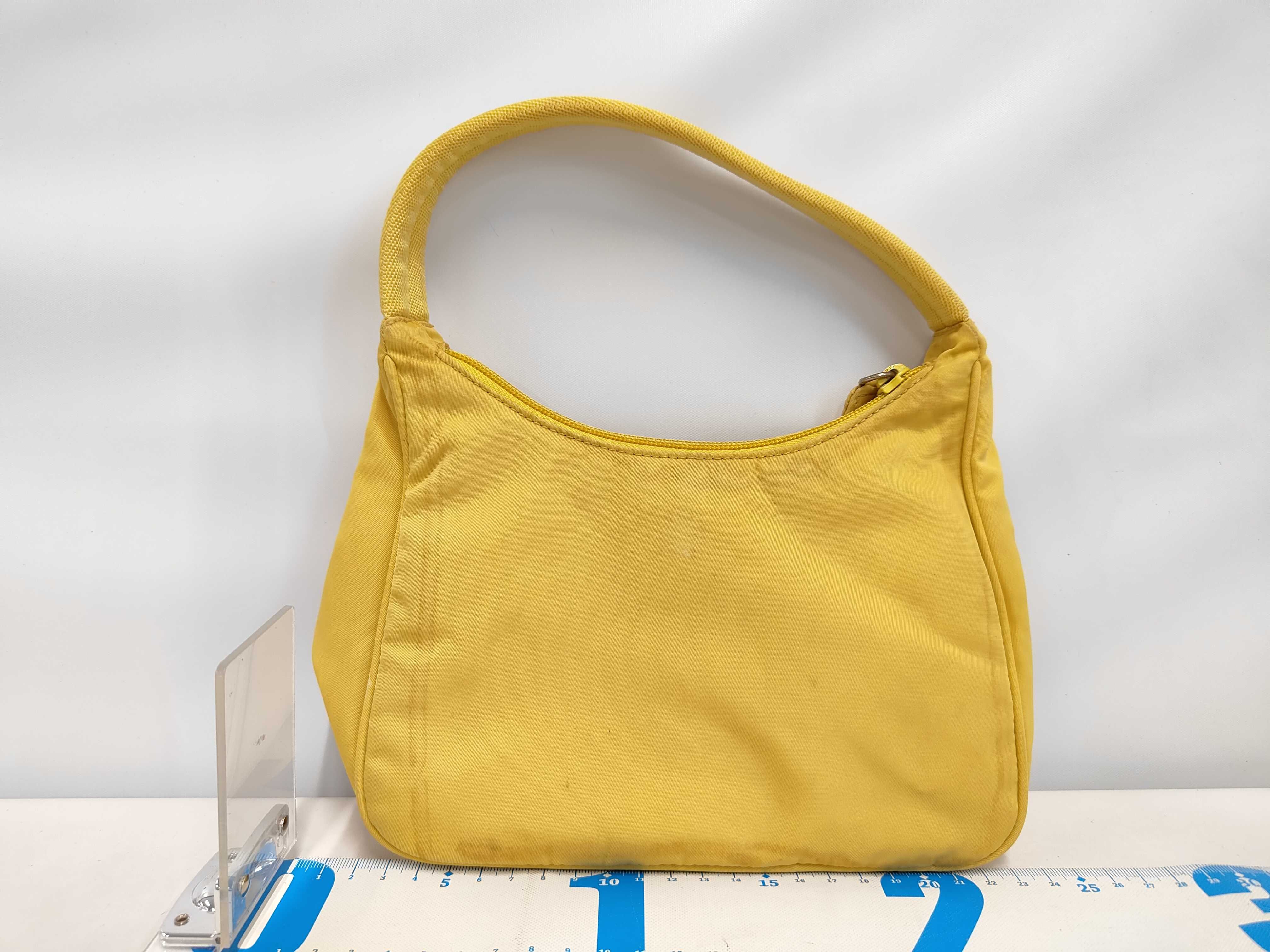 handbag, one-shoulder style, triangular plate, nylon, yellow. — view 2