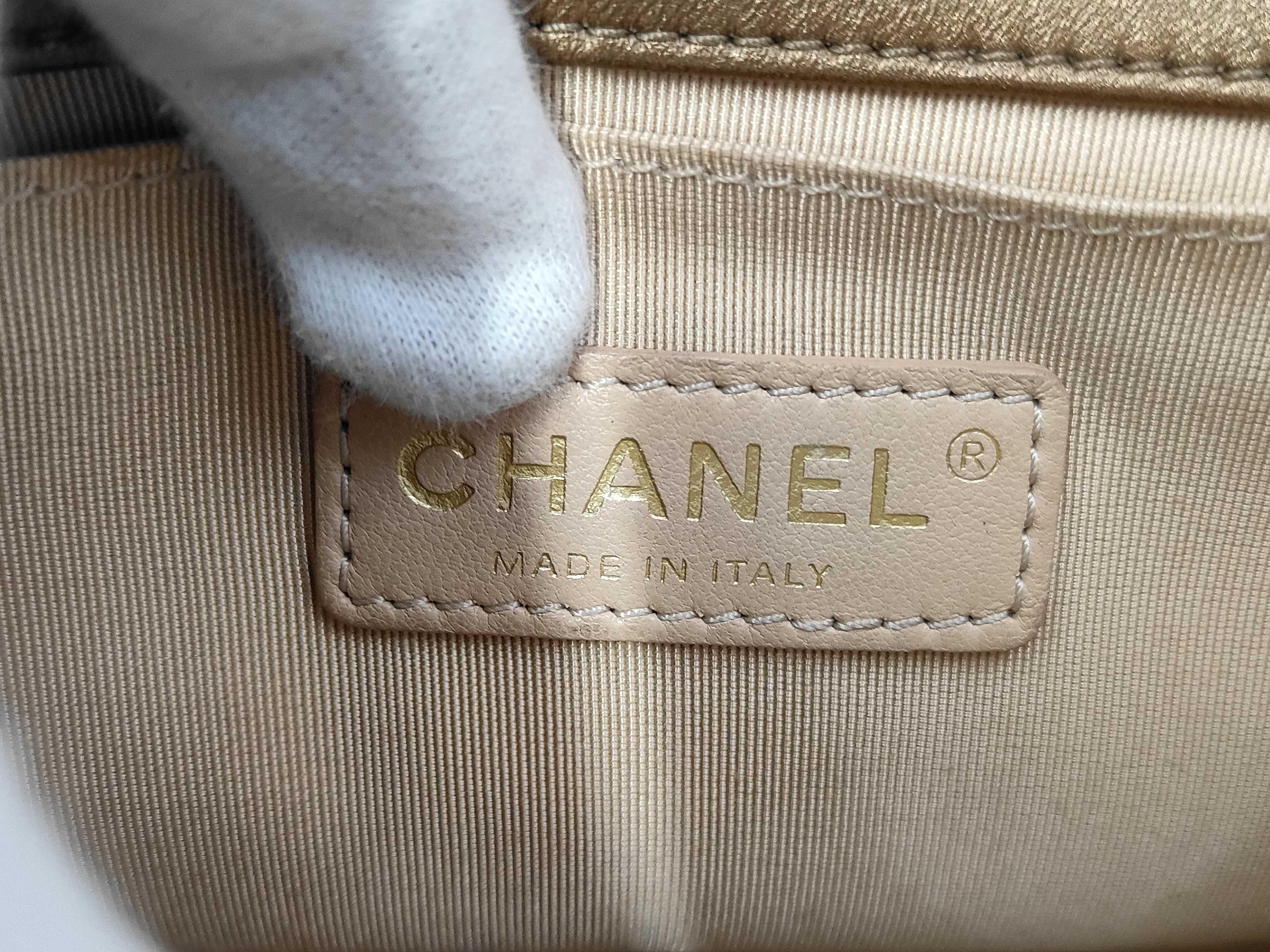 Boy Chanel Shoulder Bag — view 9