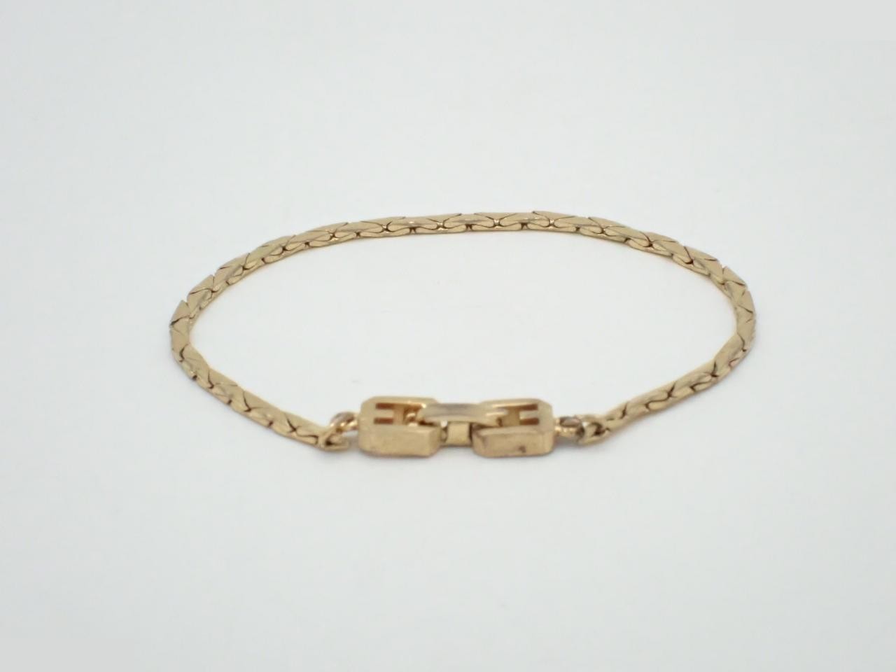 Other items in the line: Precious metal bracelets and bangles (metal), wrist circumference approximately 17.5 cm. — view 2