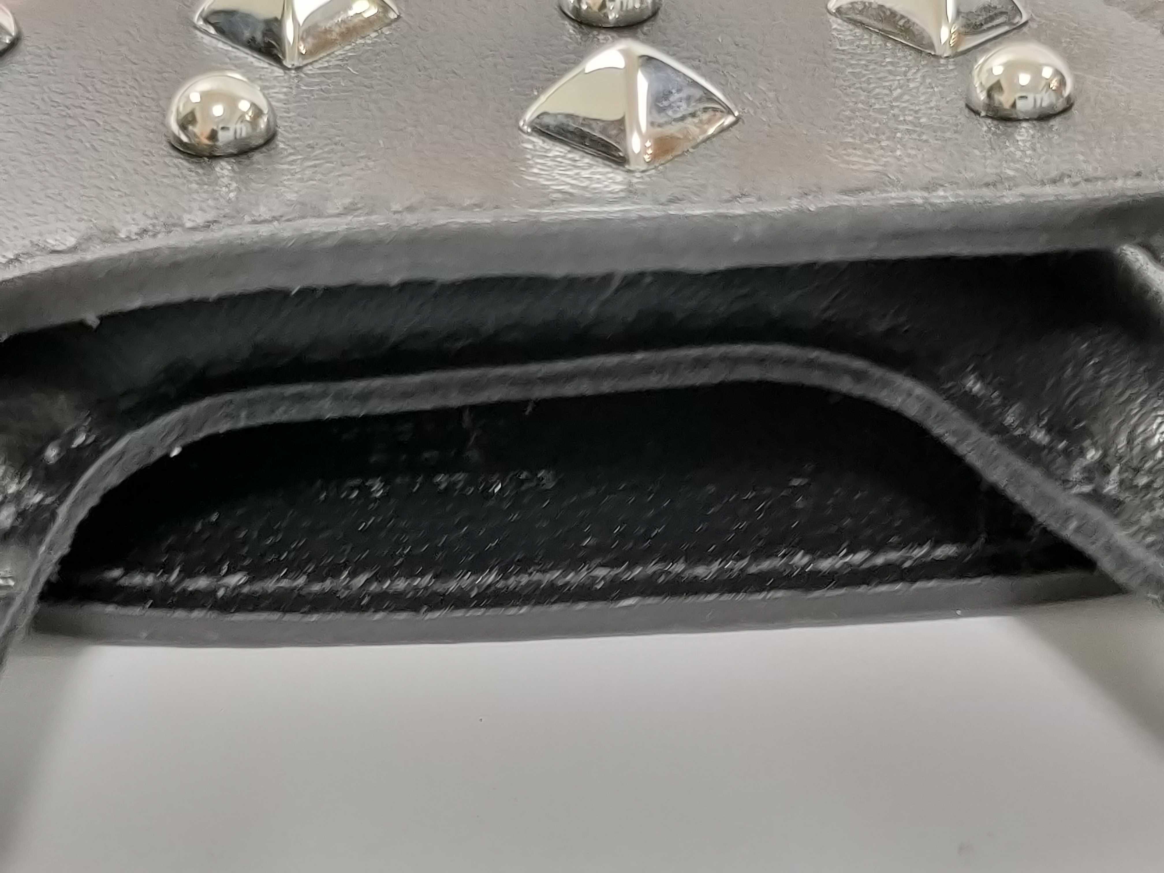 Rodeo Charm Robeo Lock PM Studs K Stamp Agneau Milo Black Silver Box Charm — view 7