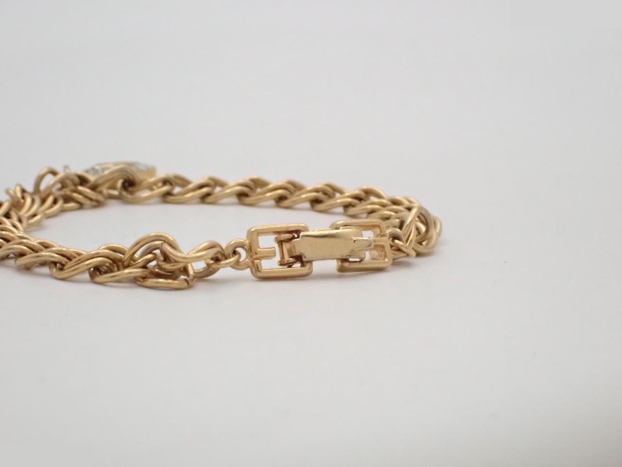 Other items: Precious metal bracelets and bangles (metal), wrist circumference approximately 16 cm. — view 3