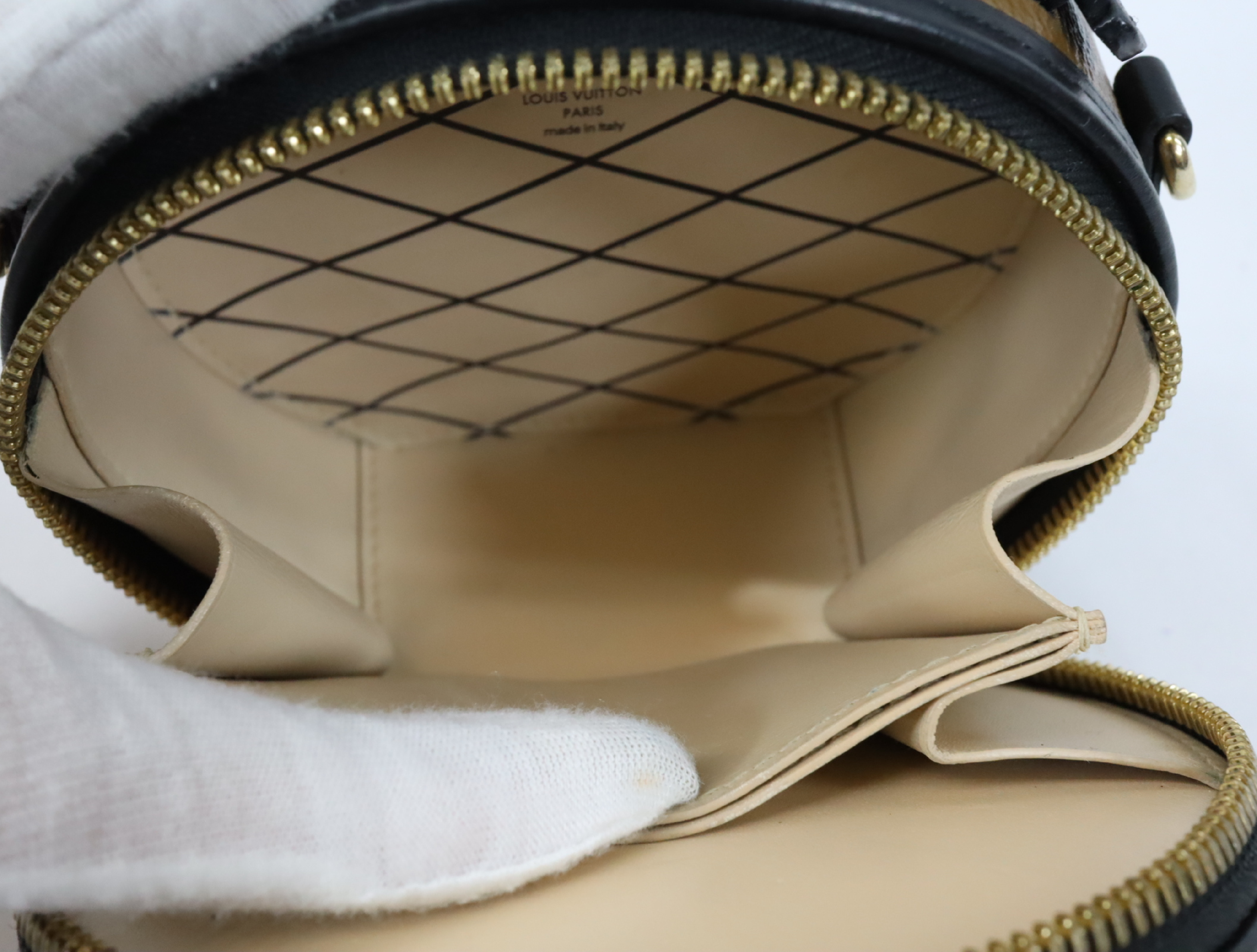Monogram Reverse Mini Boite Chapeau M68276 Shoulder Bag (RFID detected) — view 15