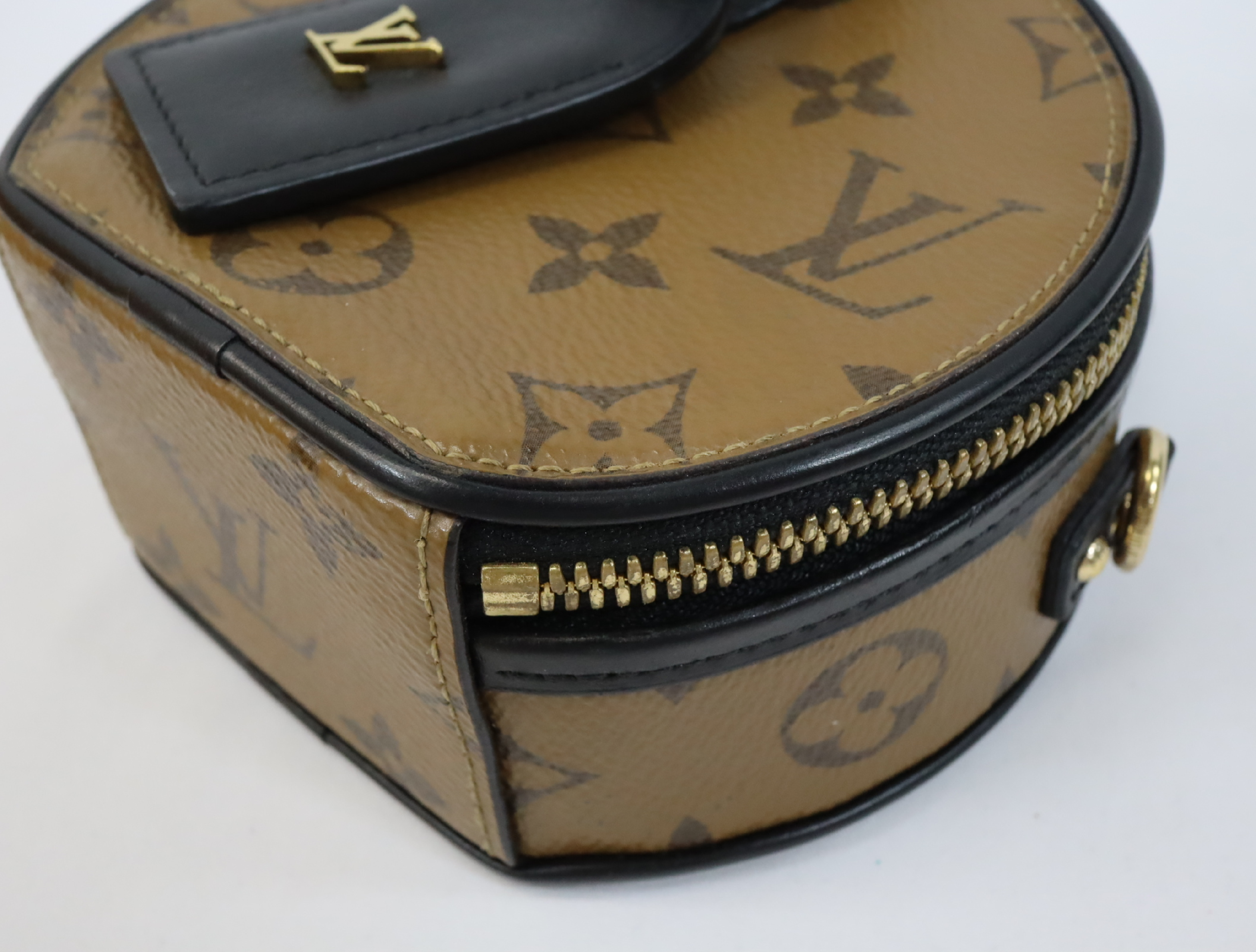Monogram Reverse Mini Boite Chapeau M68276 Shoulder Bag (RFID detected) — view 6