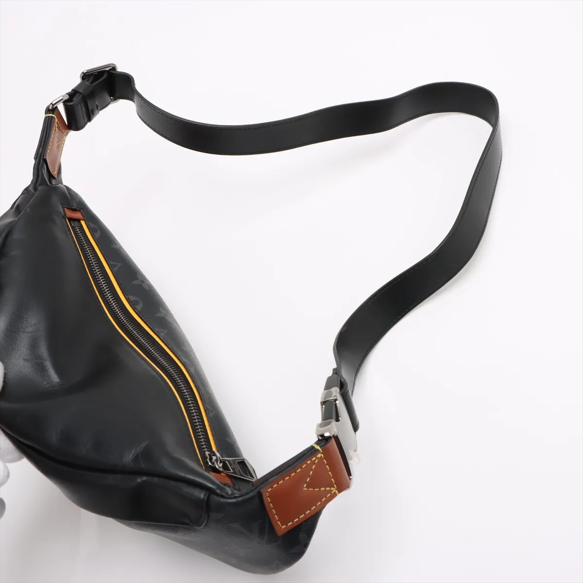 Monogram Eclipse Discovery Bum Bag M45220 CA0270 Black RFID Reactive — view 5