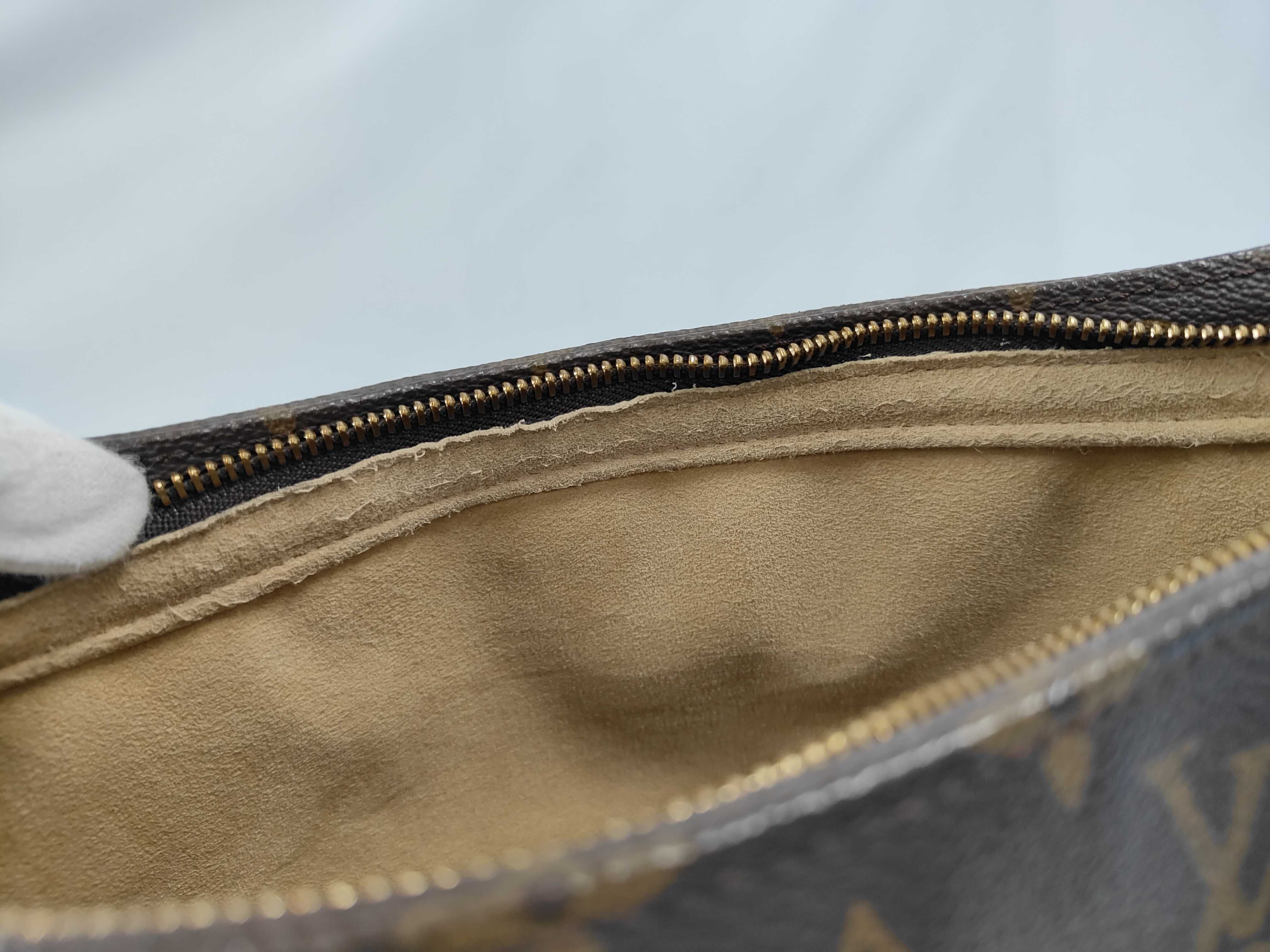 Monogram M51146 MI1010 Looping MM Shoulder Bag — view 8