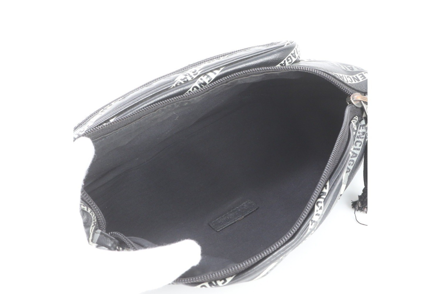 Explorer Leather 2-Way Body Bag, Crossbody Bag, Waist Pouch — view 7